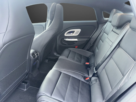 MERCEDES-BENZ CLA 220 8G-DCT 4Matic-image-6