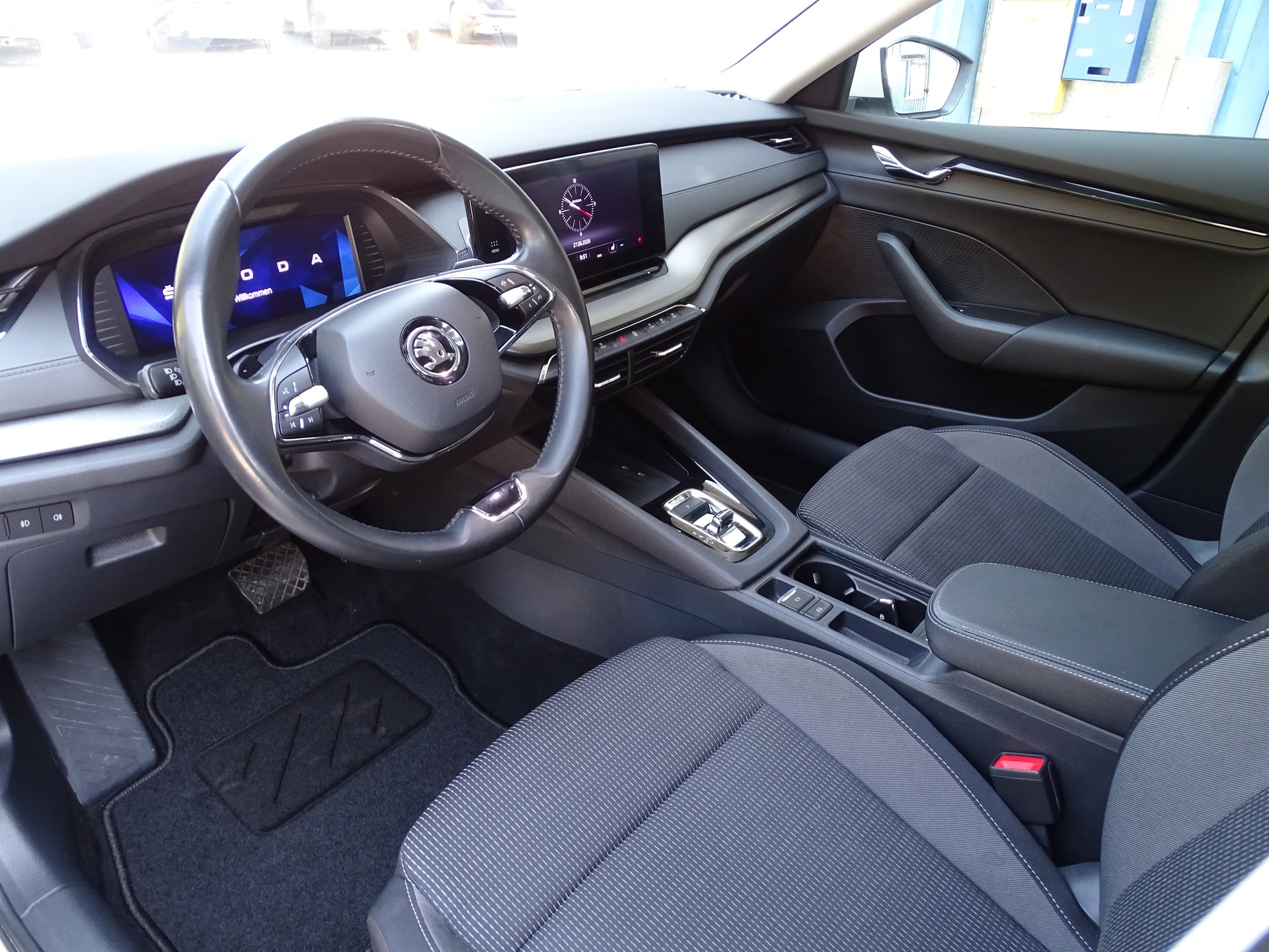 SKODA Octavia Combi 2.0 TDI DSG 4x4-image-9