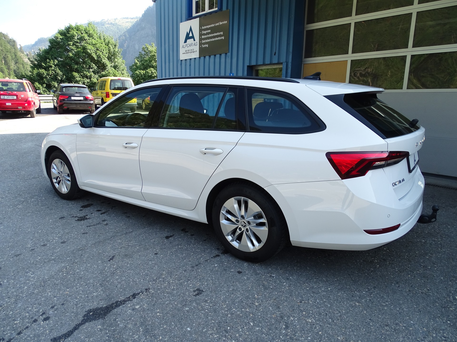 SKODA Octavia Combi 2.0 TDI DSG 4x4-image-3