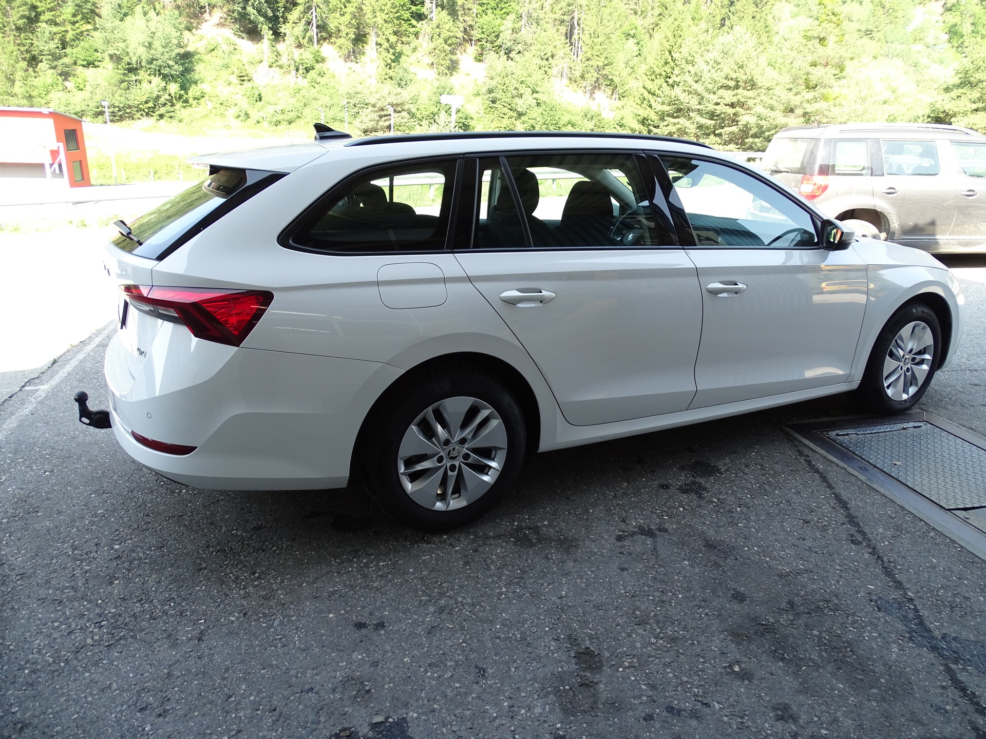 SKODA Octavia Combi 2.0 TDI DSG 4x4-image-7