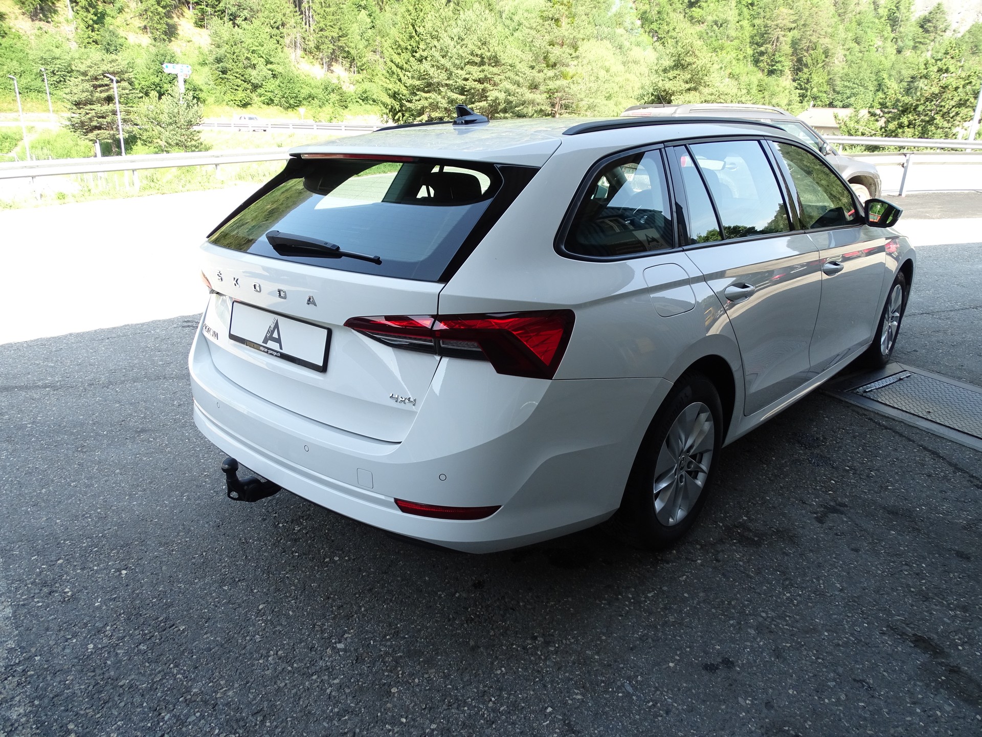 SKODA Octavia Combi 2.0 TDI DSG 4x4-image-6