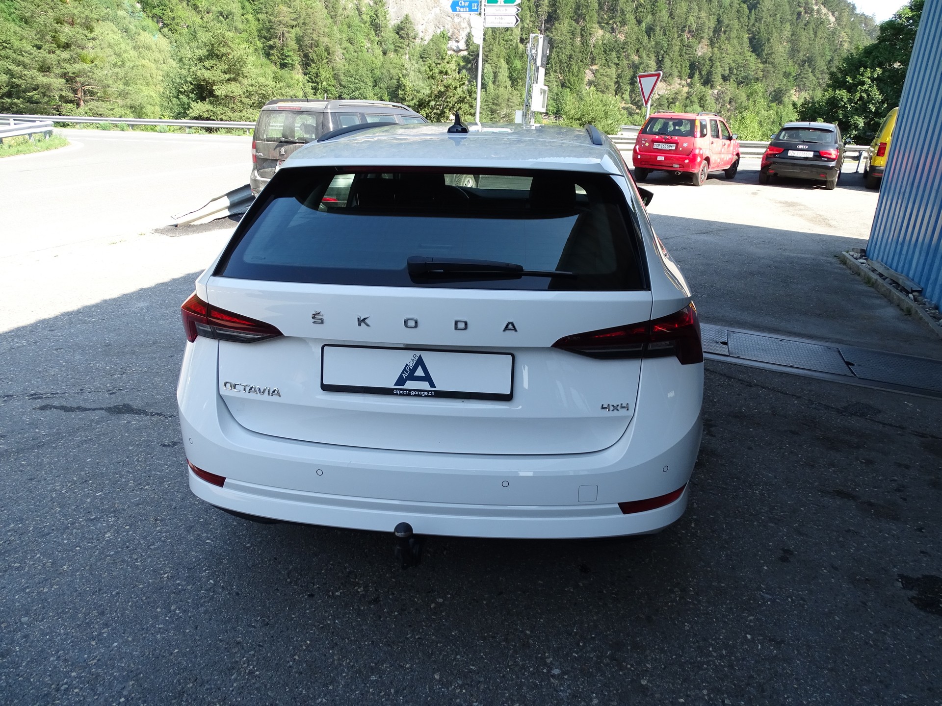 SKODA Octavia Combi 2.0 TDI DSG 4x4-image-5