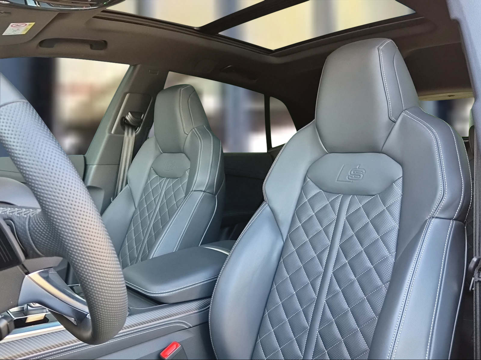 AUDI SQ8 SUV TFSI quattro tiptronic Mythosschwarz Metallic-image-7