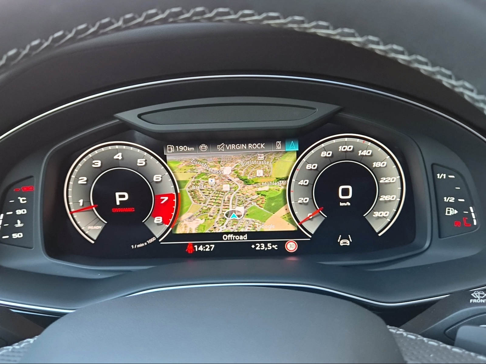 AUDI SQ8 SUV TFSI quattro tiptronic Mythosschwarz Metallic-image-10