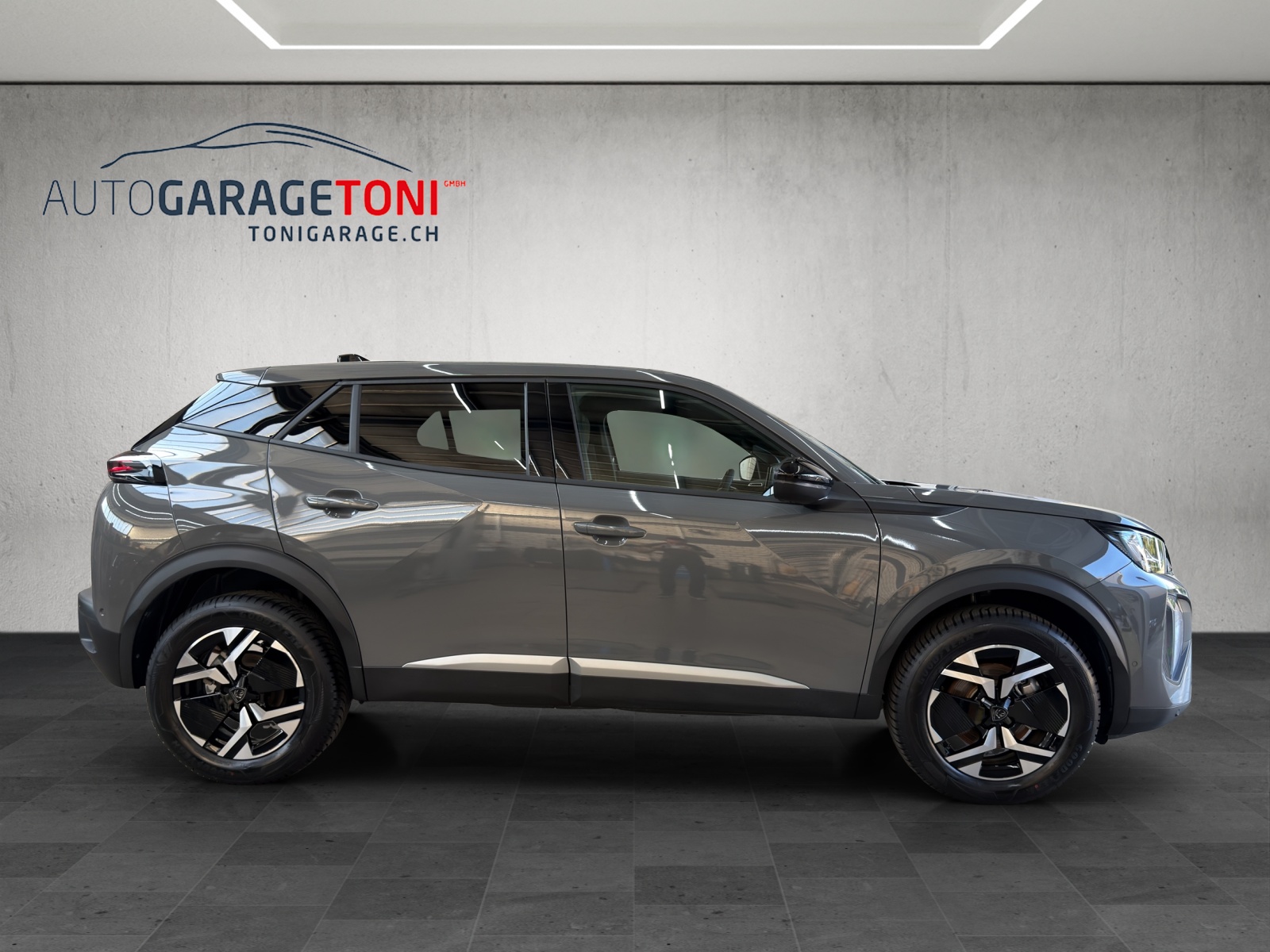 PEUGEOT 2008 1.2 145 MHEV Allure Premium-image-4