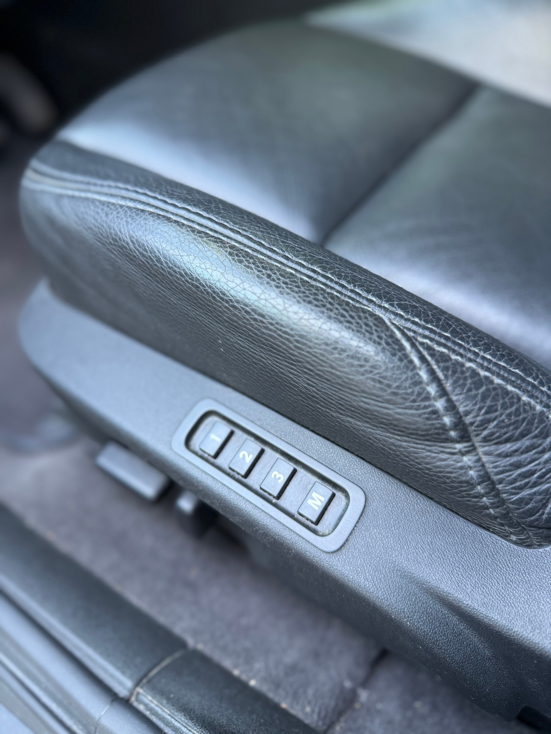 SAAB 9-3 2.8T V6 Aero XWD Automatic / 4x4 / Leder / BOSE / Xenon / NAVI / Tempomat / Klima / Sitzmemory-image-14