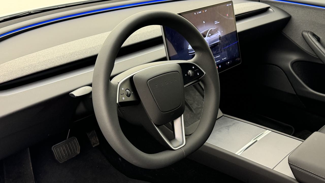TESLA Model 3 Long Range RWD-image-6