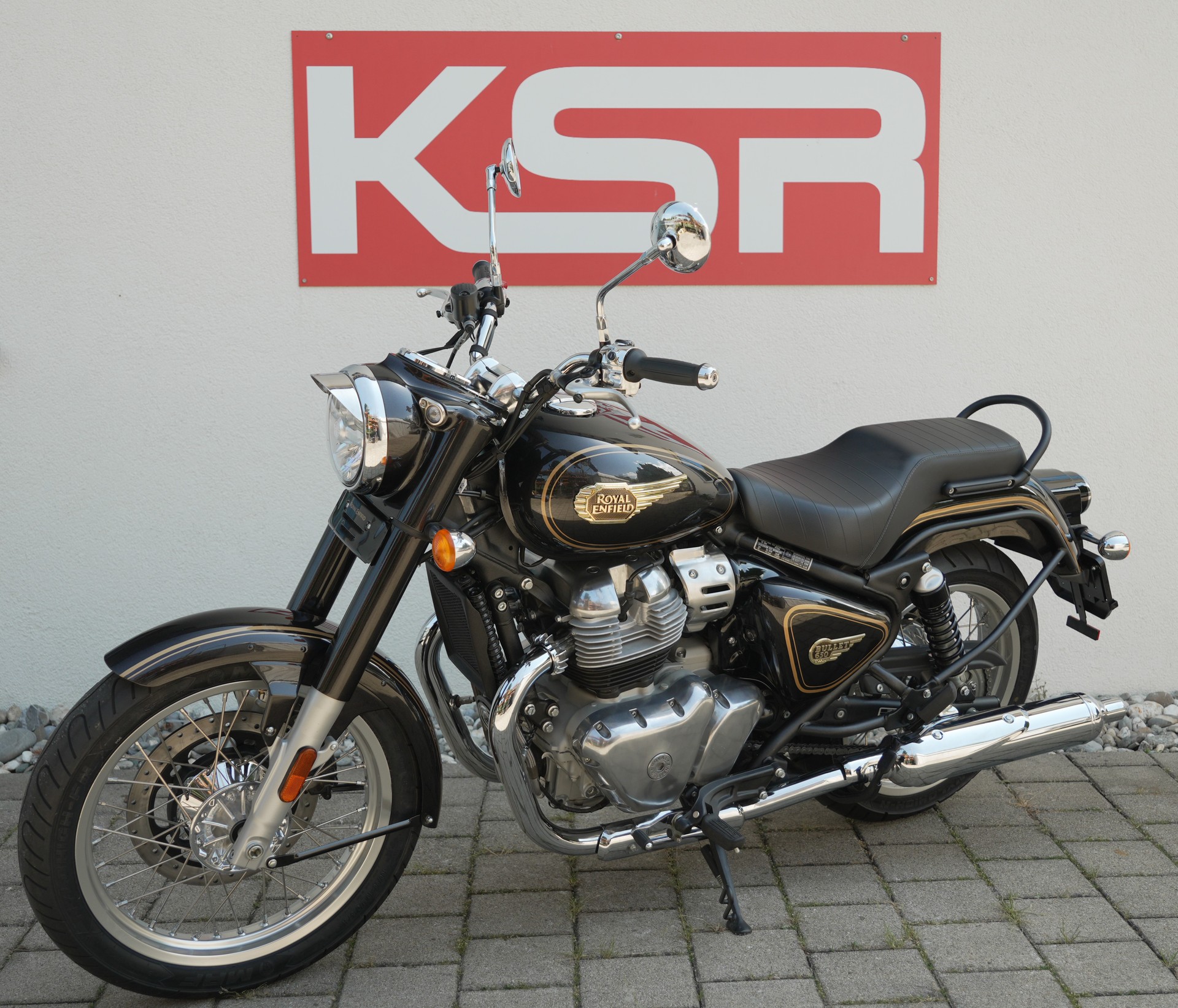 ROYAL ENFIELD Stardust Black-showroom-element-3
