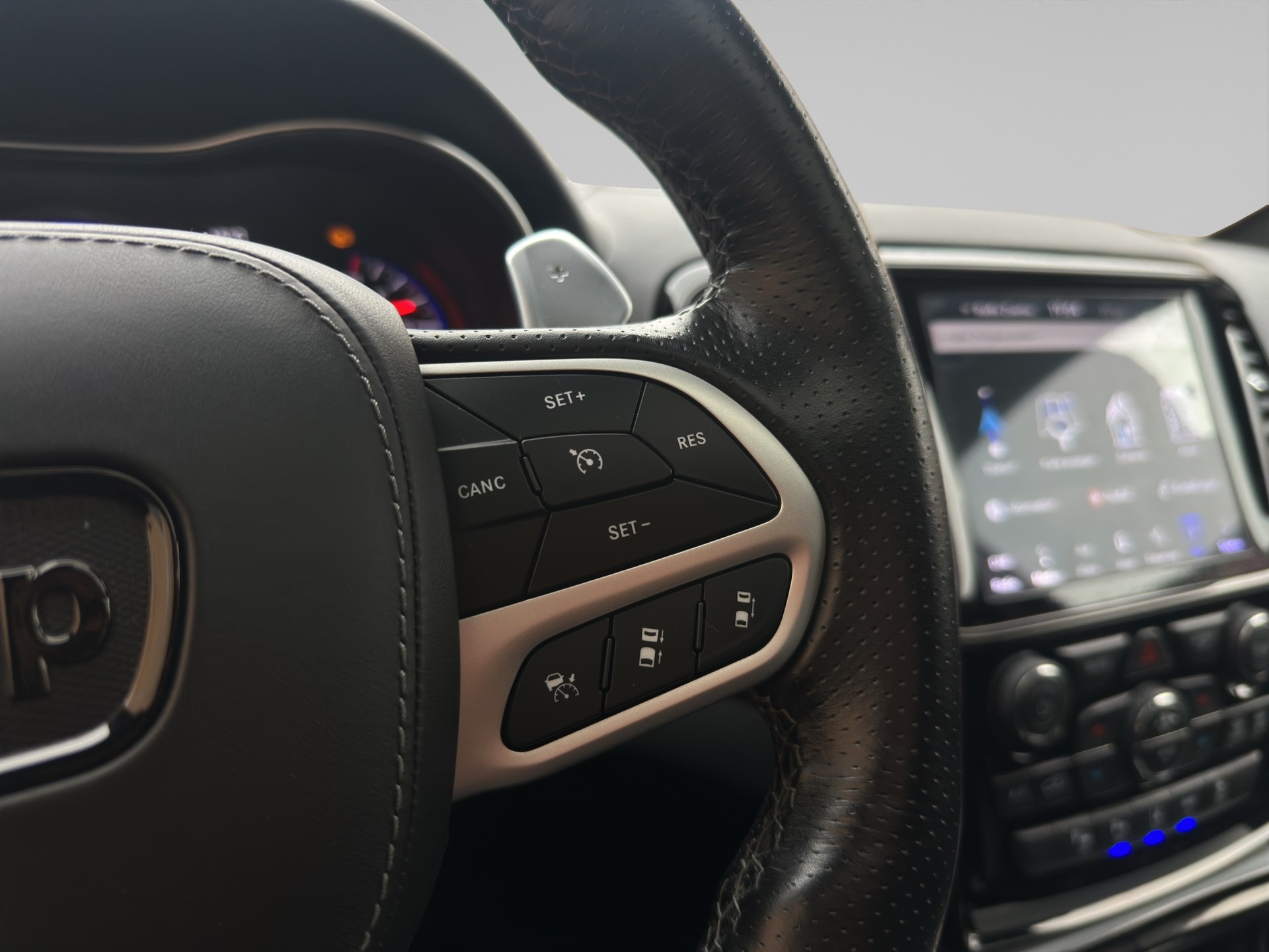 JEEP Grand Cherokee 6.2 V8 HEMI Trackhawk Automatic-image-19