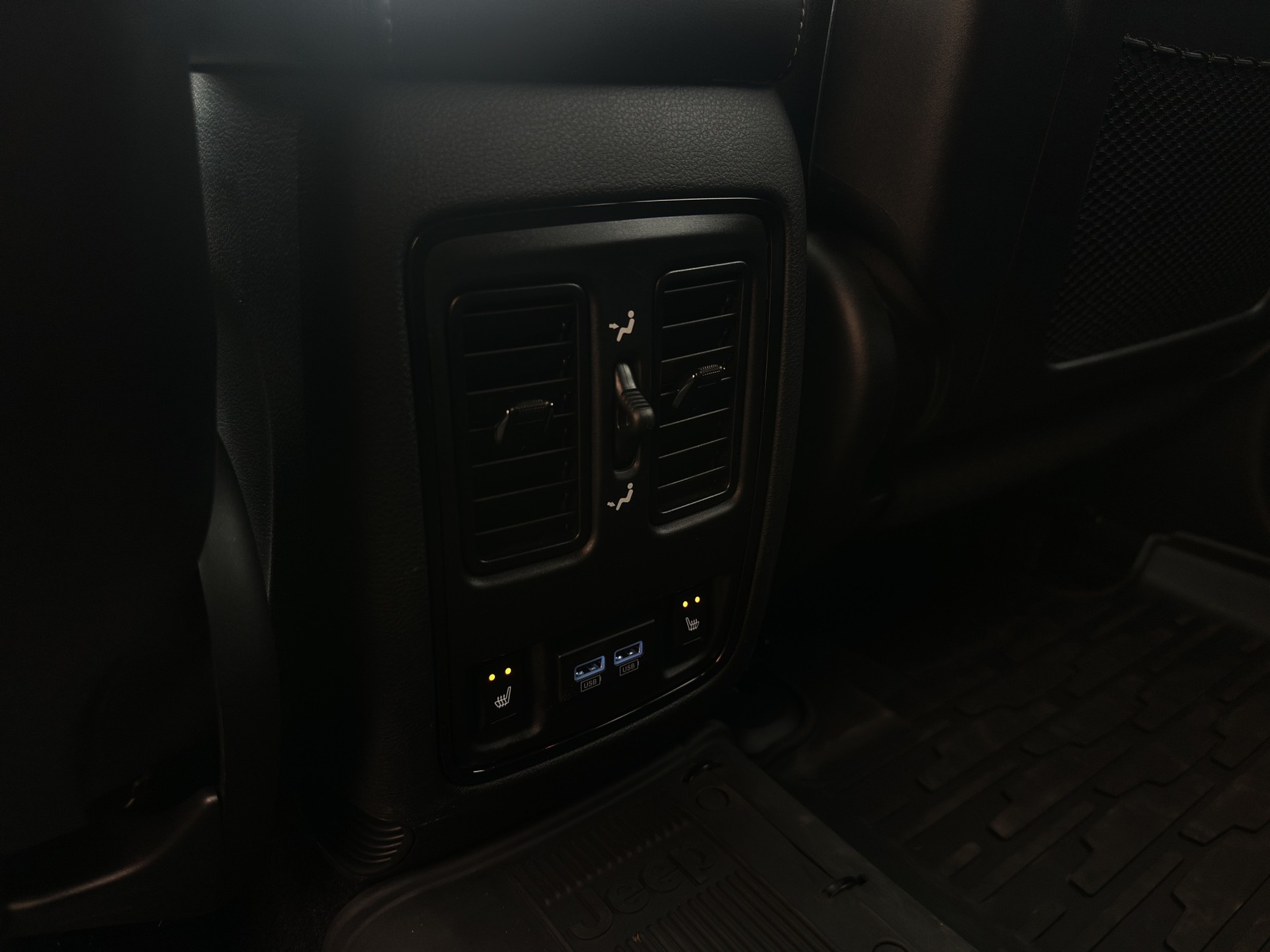 JEEP Grand Cherokee 6.2 V8 HEMI Trackhawk Automatic-image-21