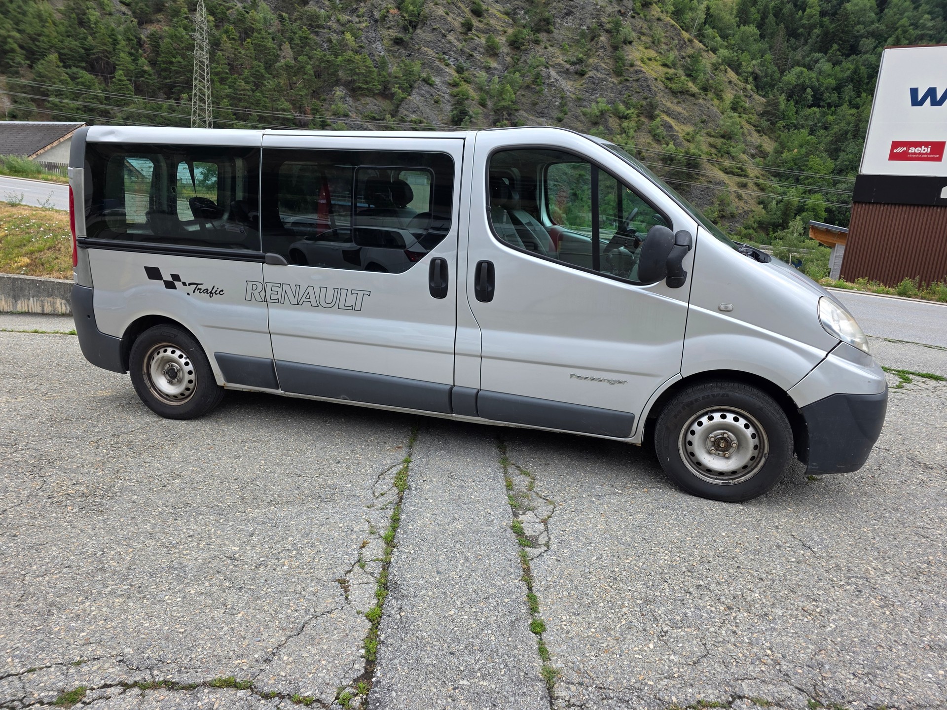 RENAULT Trafic 2.5 dCi 115 2.9t L2H1 Authentique-image-4