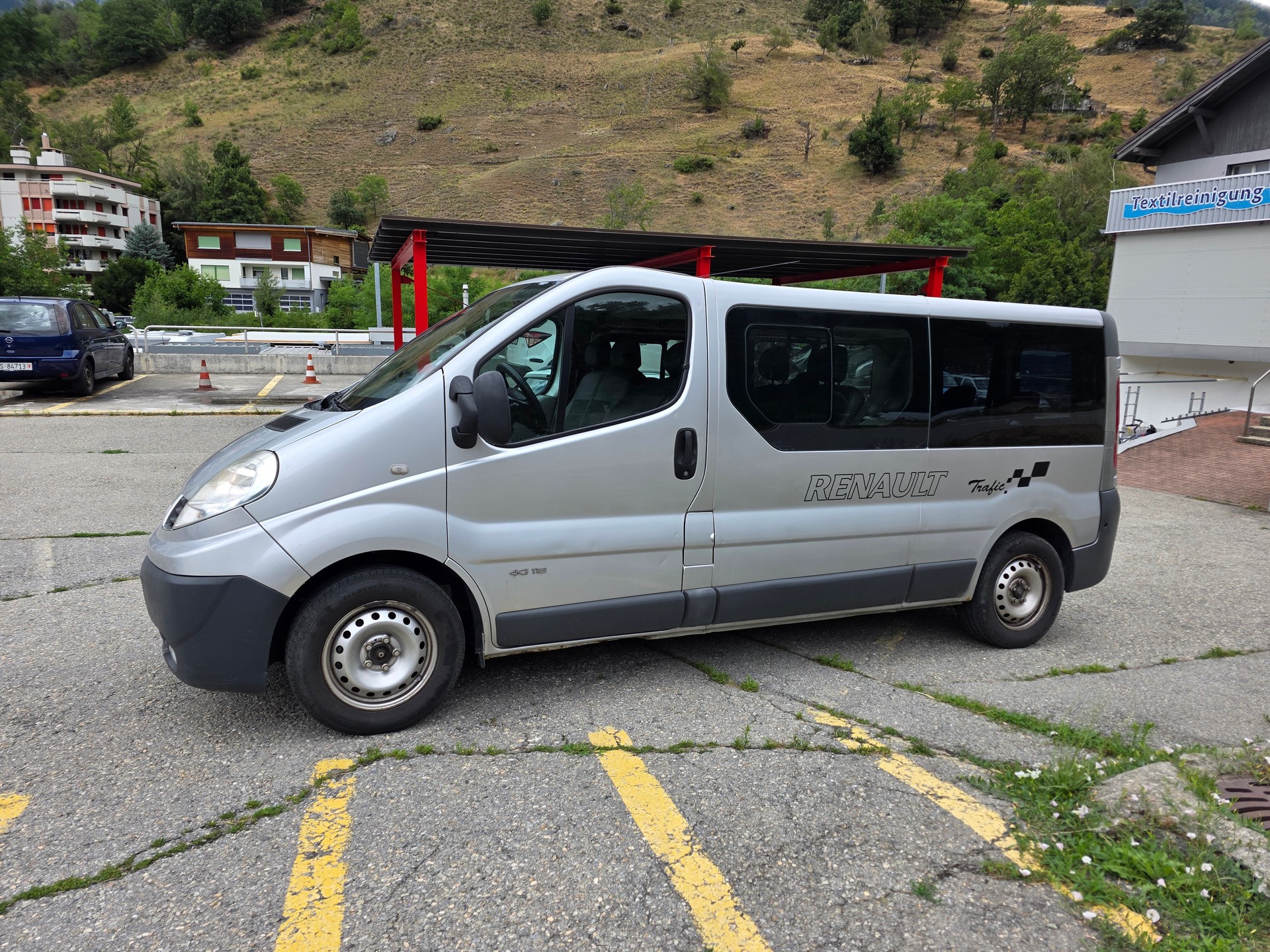 RENAULT Trafic 2.5 dCi 115 2.9t L2H1 Authentique-image-3