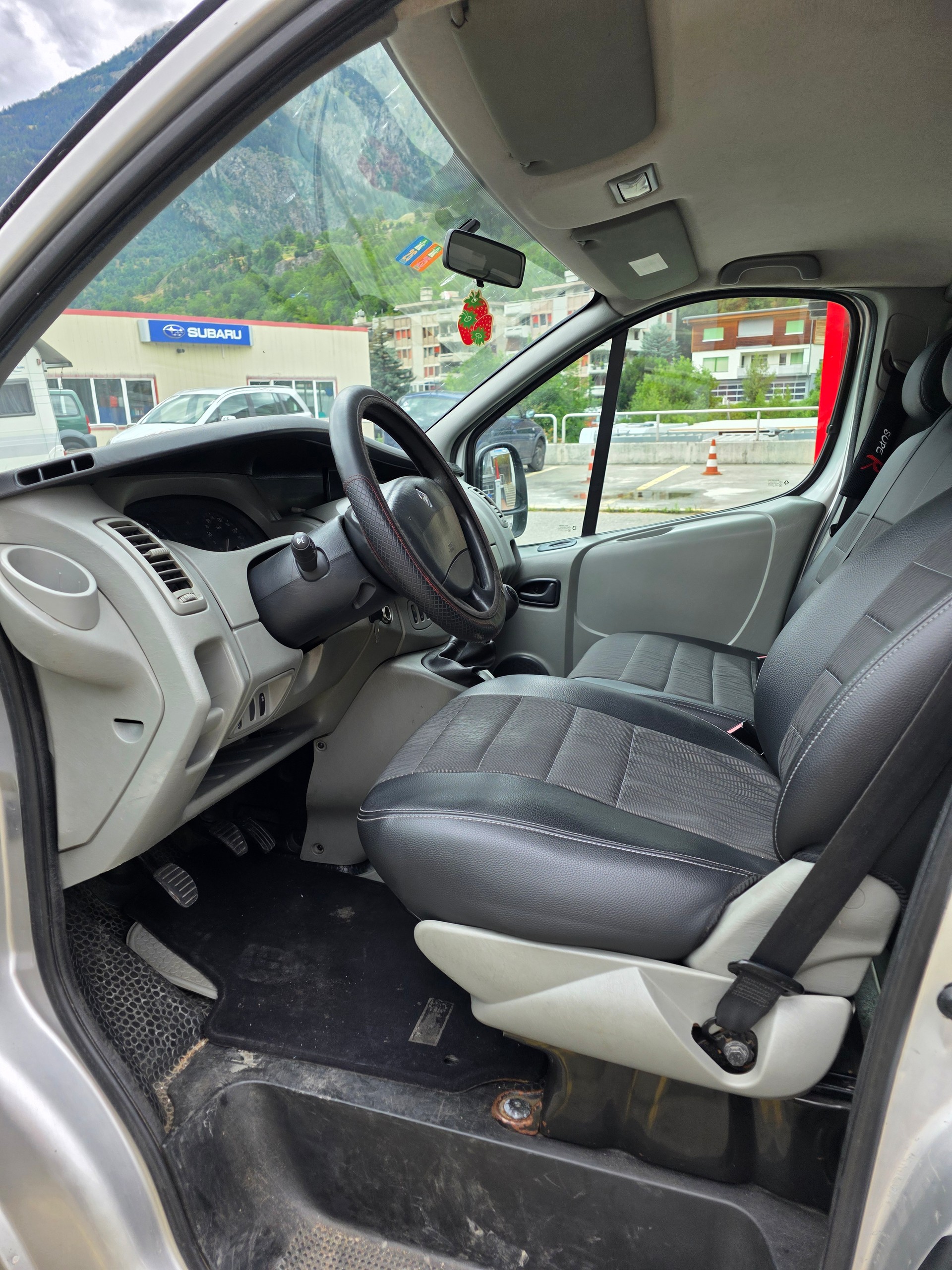 RENAULT Trafic 2.5 dCi 115 2.9t L2H1 Authentique-image-12