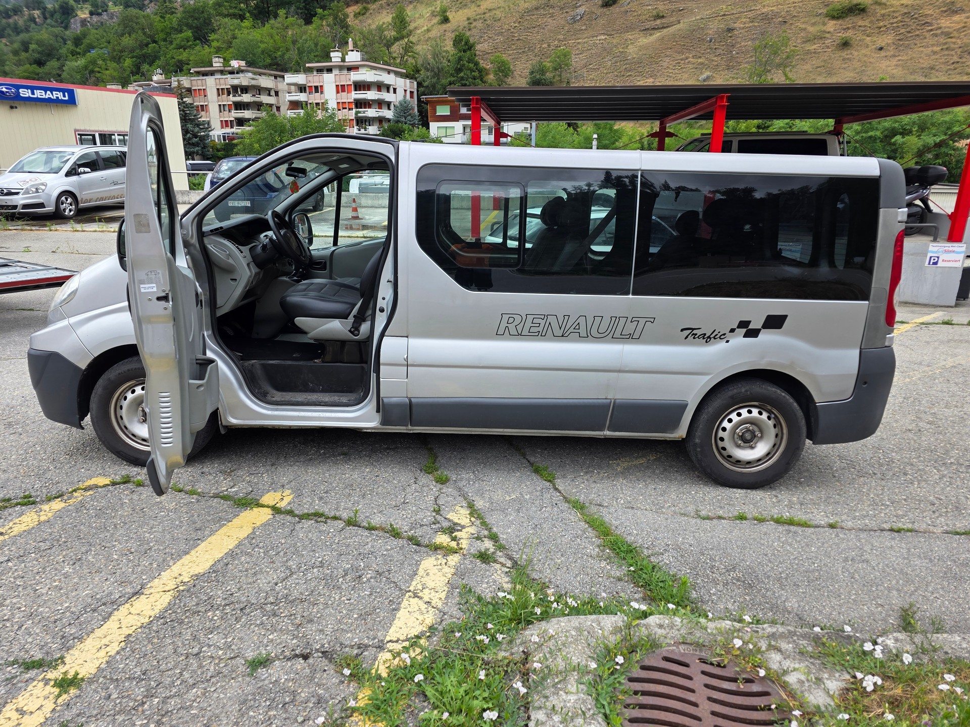RENAULT Trafic 2.5 dCi 115 2.9t L2H1 Authentique-image-11