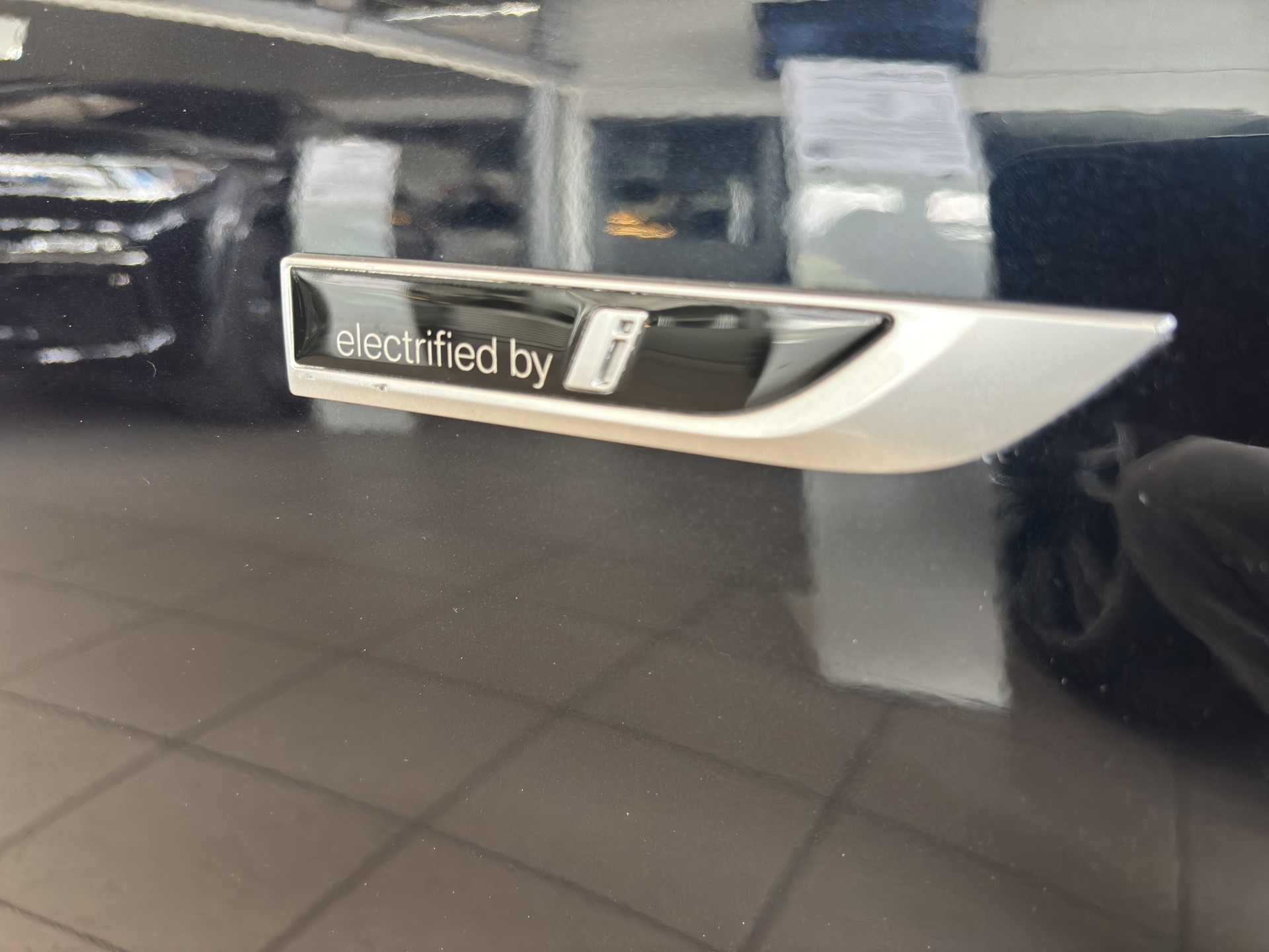 BMW 530e xDrive Touring Pure M Sport Steptronic-image-28