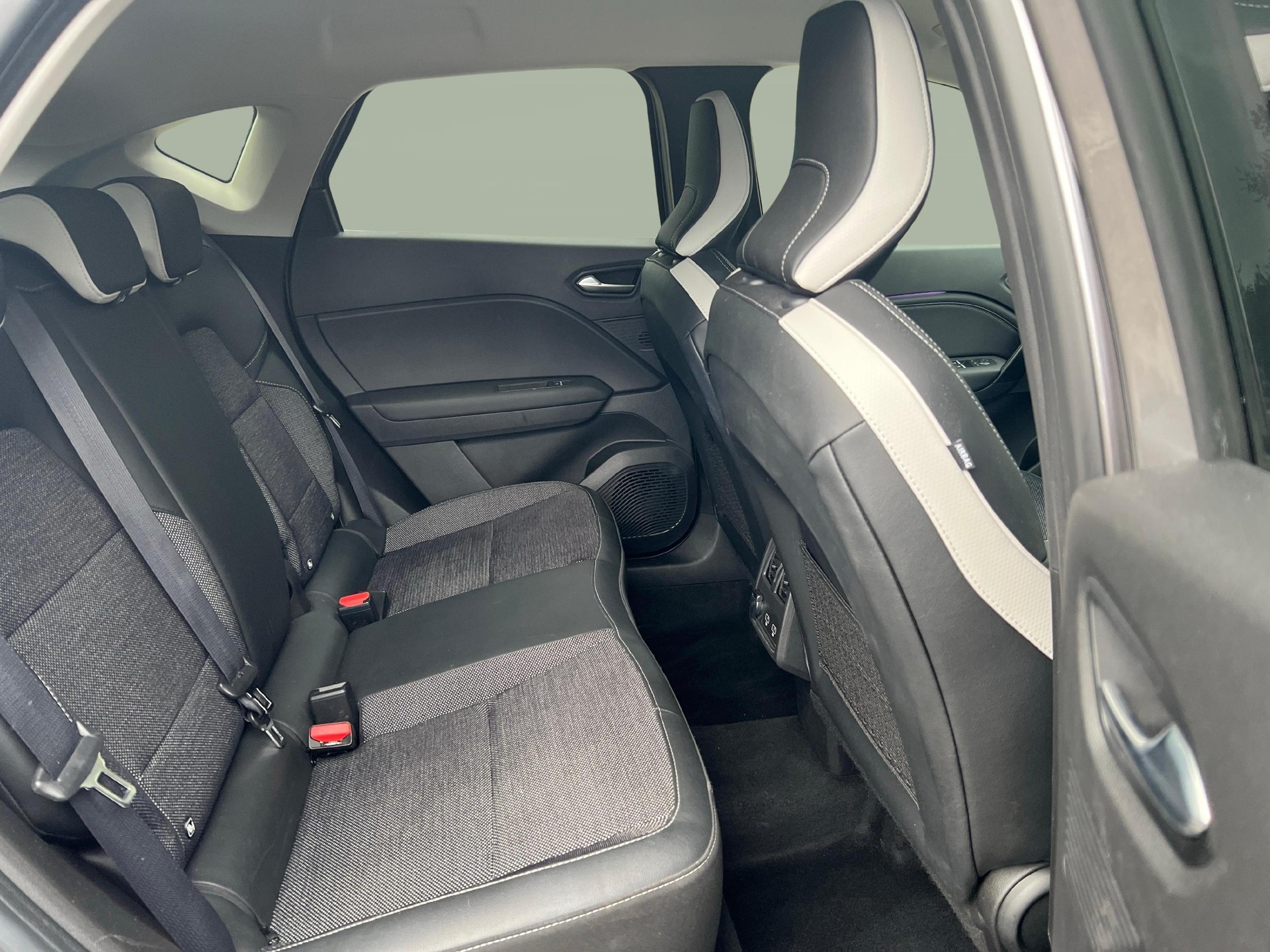 MITSUBISHI ASX 1.6 PHEV Intense-image-10