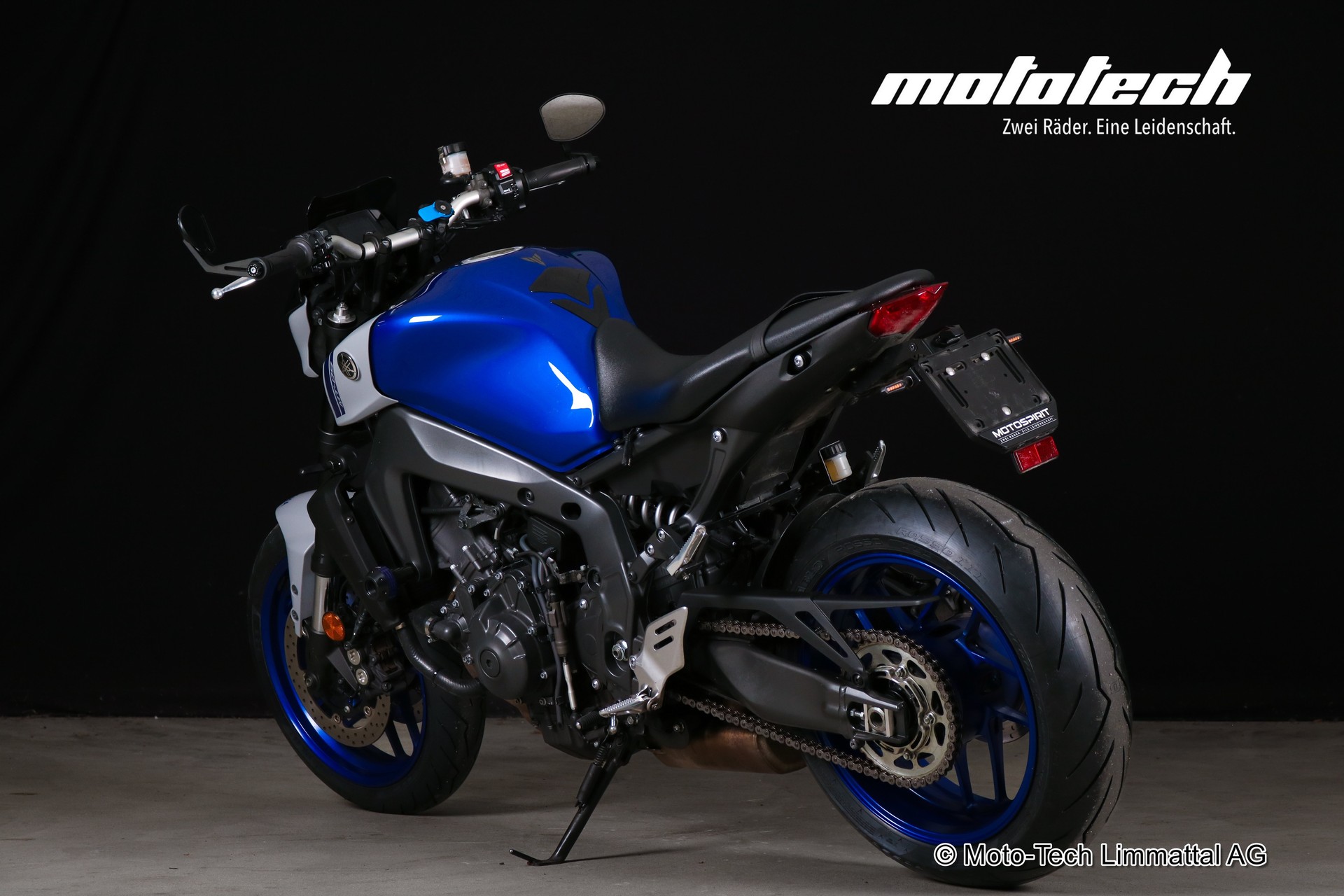 YAMAHA MT-09-showroom-element-3