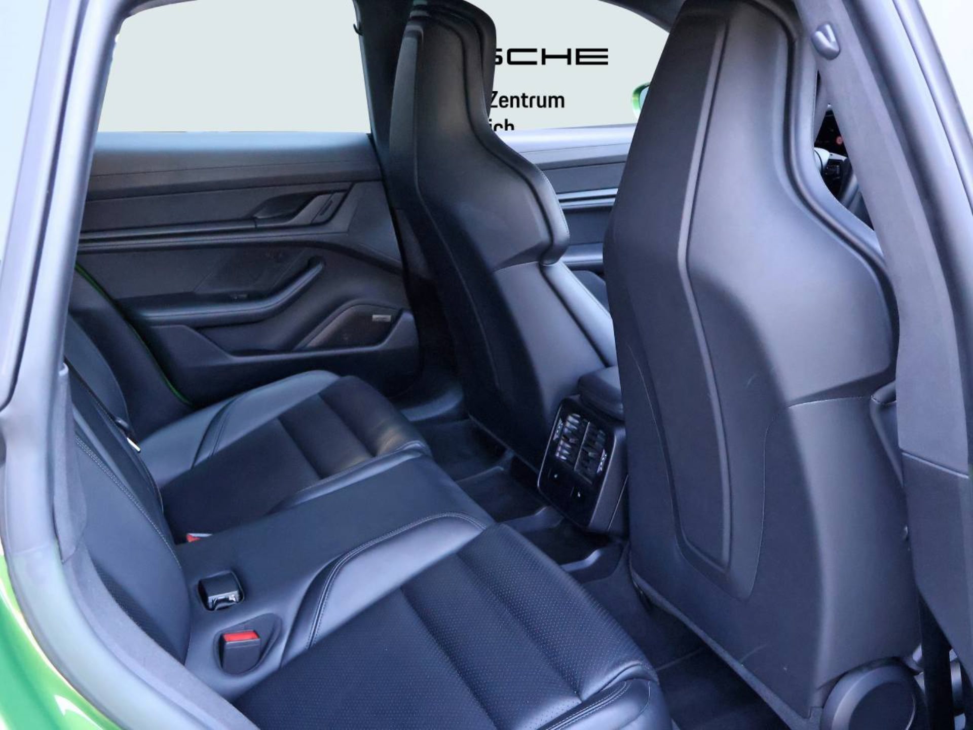 PORSCHE Taycan Turbo Sport Turismo-image-15