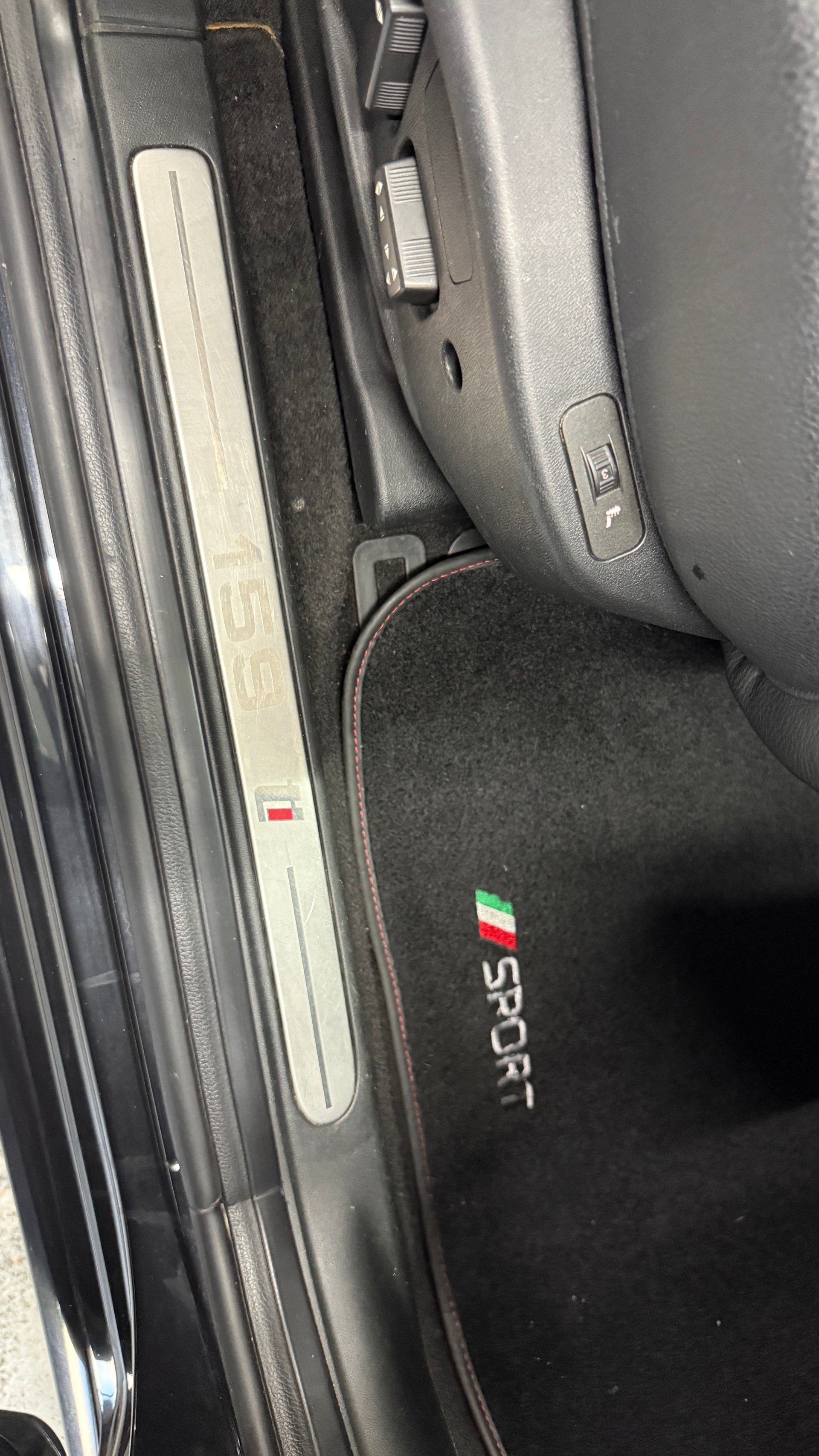 ALFA ROMEO 159 Sportwagon 2.4 JTD Distinctive Q-Tronic-image-15