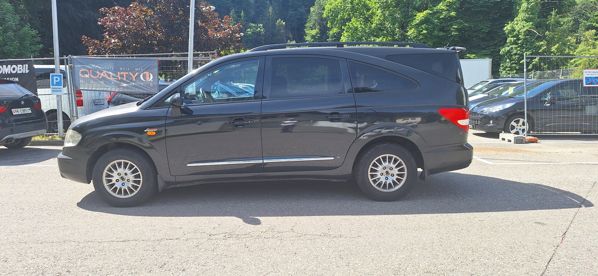 KGM-SsangYong Rodius SV 270 Xdi 4WD Automatic-image-2