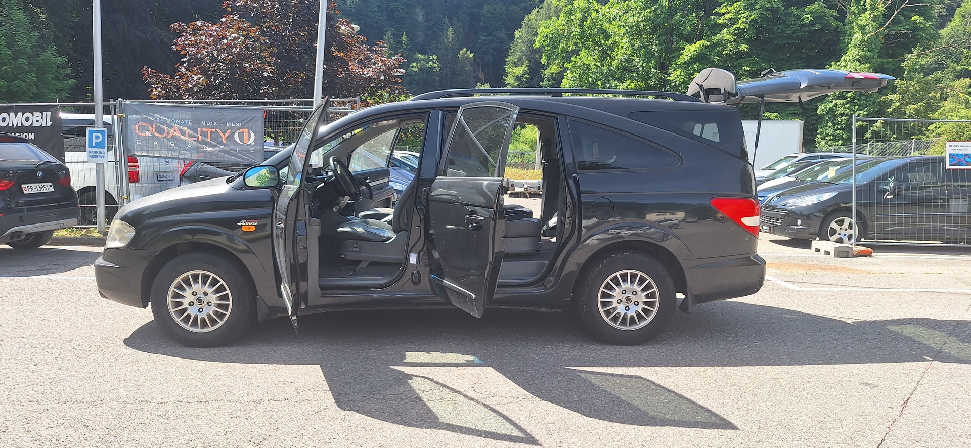 KGM-SsangYong Rodius SV 270 Xdi 4WD Automatic-image-14
