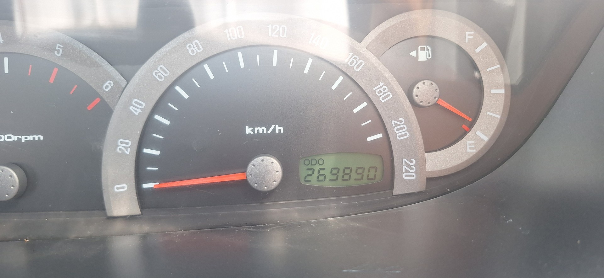 KGM-SsangYong Rodius SV 270 Xdi 4WD Automatic-image-28