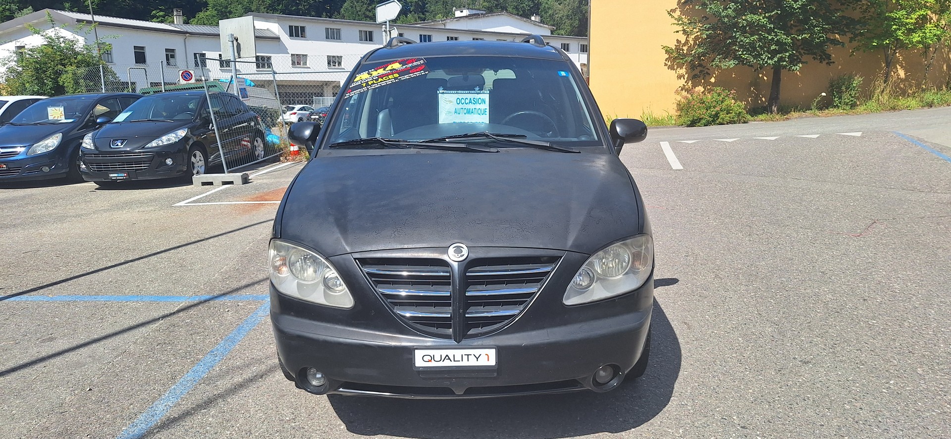 KGM-SsangYong Rodius SV 270 Xdi 4WD Automatic-image-1