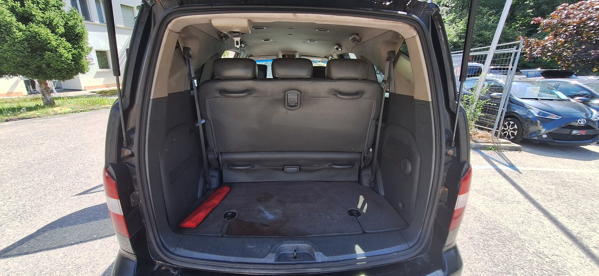 KGM-SsangYong Rodius SV 270 Xdi 4WD Automatic-image-9