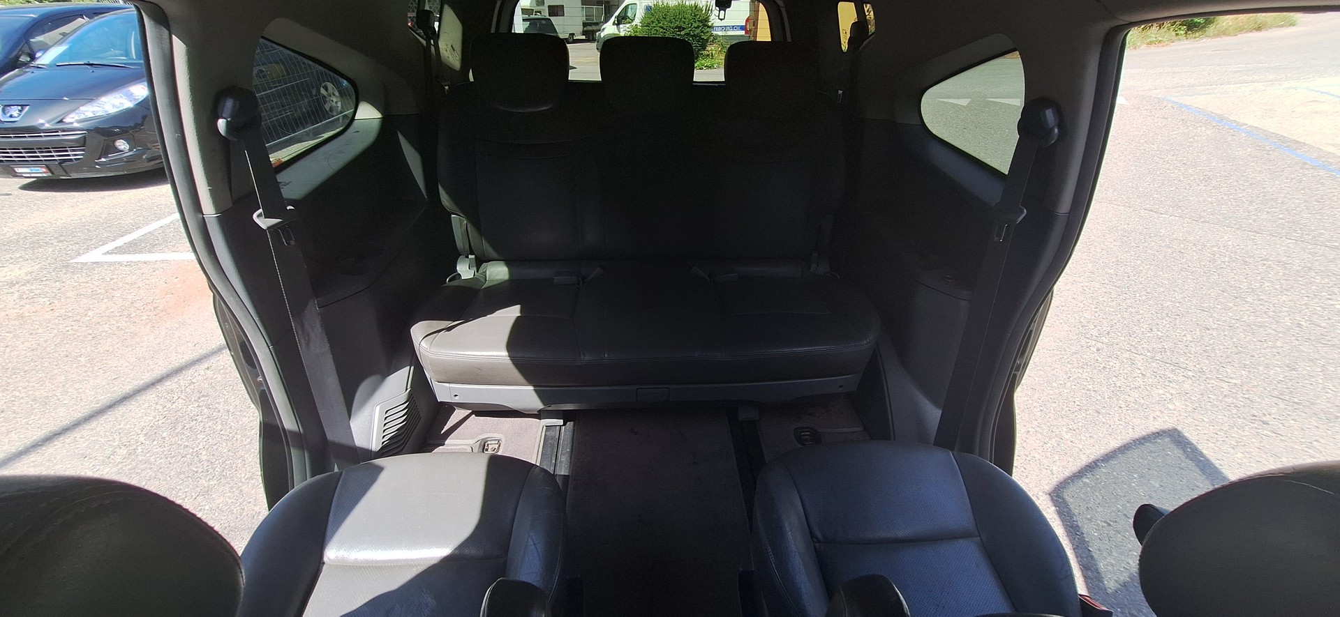 KGM-SsangYong Rodius SV 270 Xdi 4WD Automatic-image-23