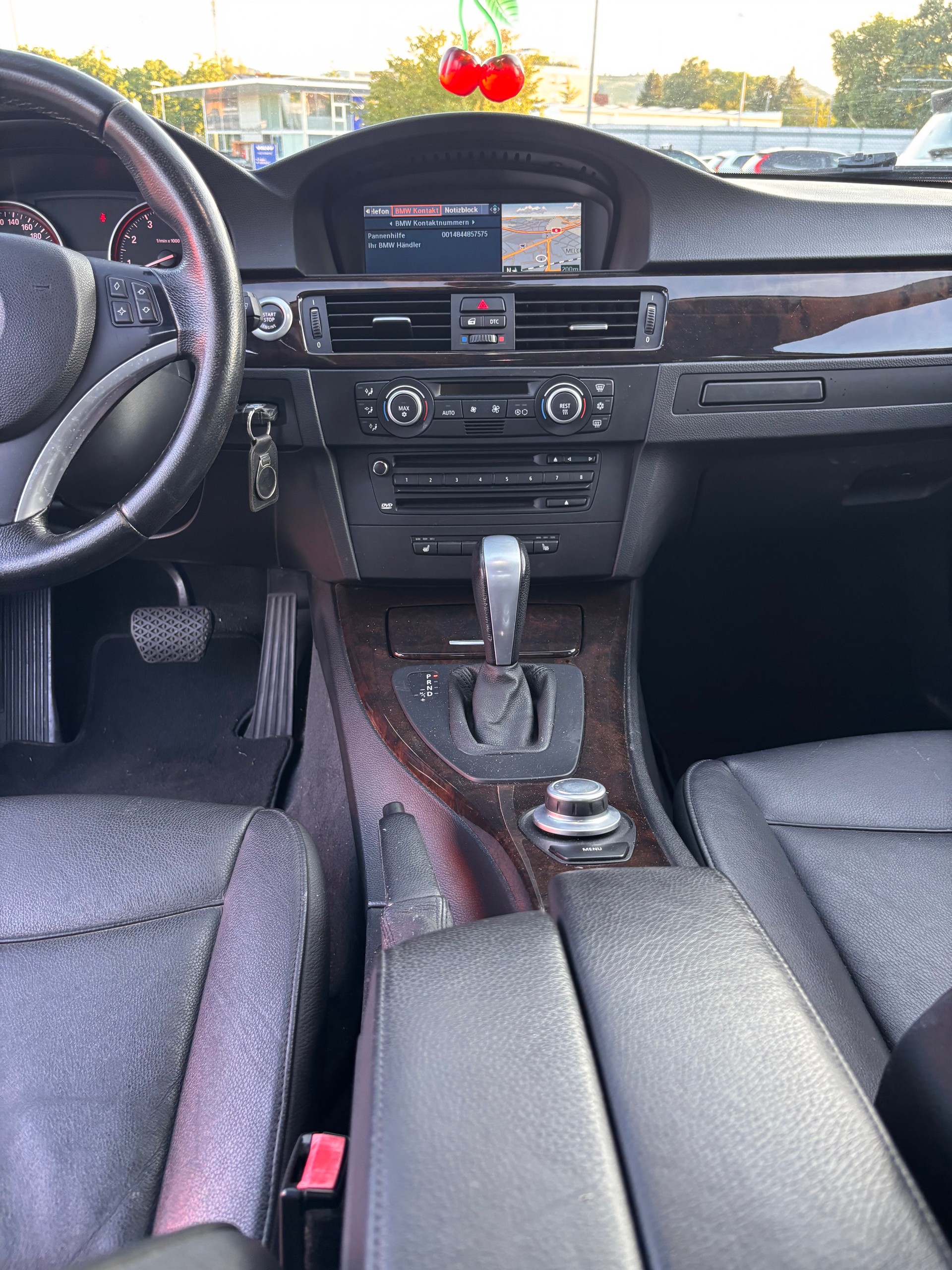 BMW 325xi Steptronic-image-9
