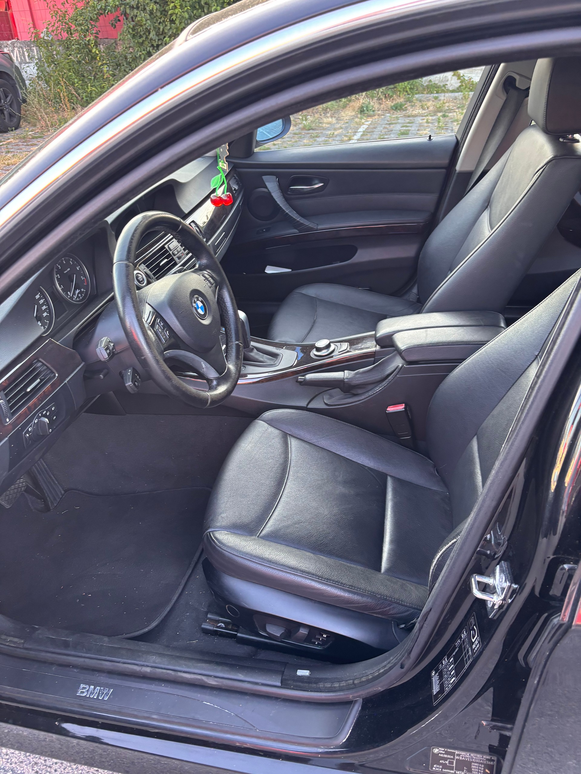 BMW 325xi Steptronic-image-7