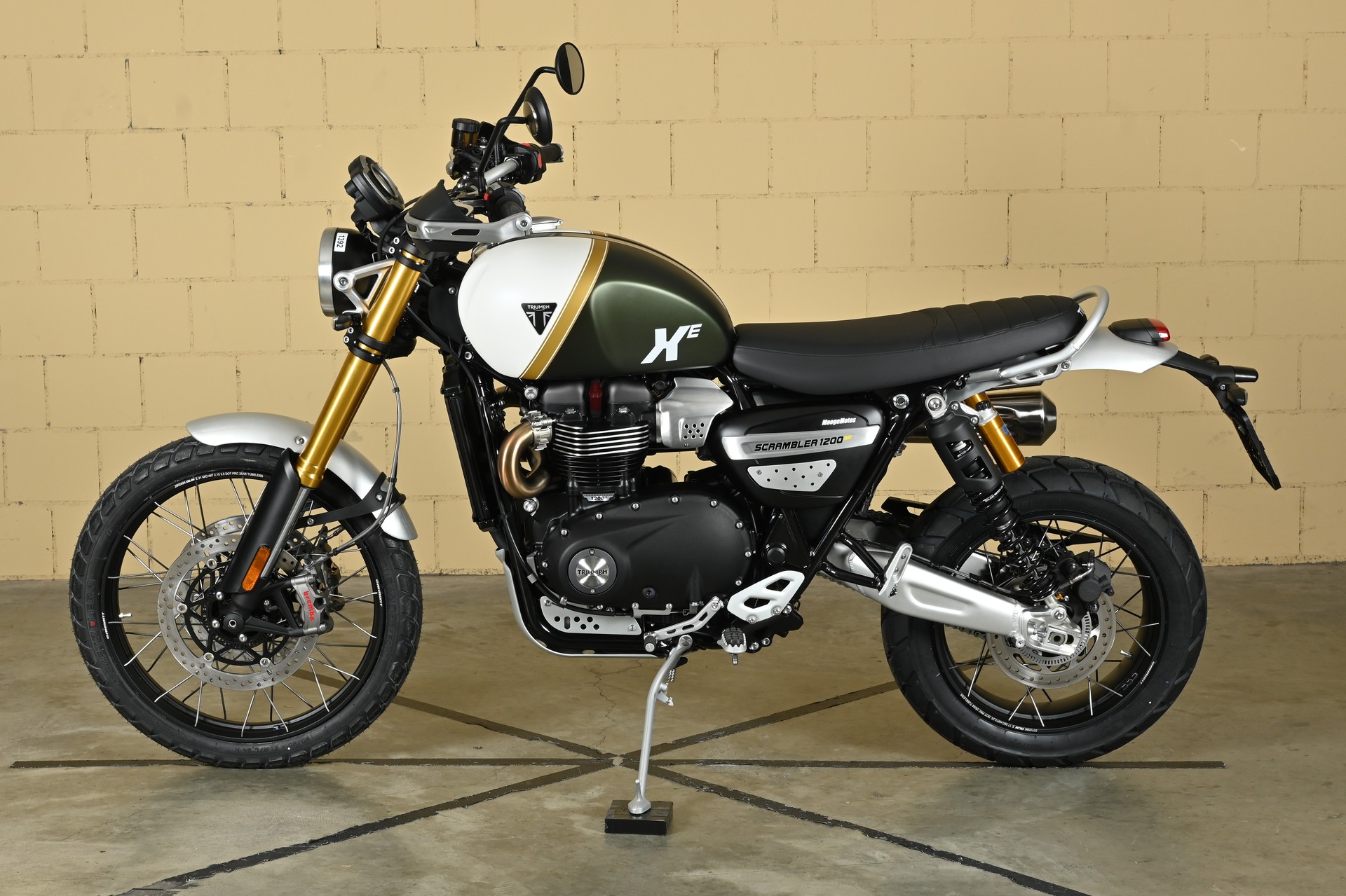 TRIUMPH Scrambler 1200 XE-showroom-element-3