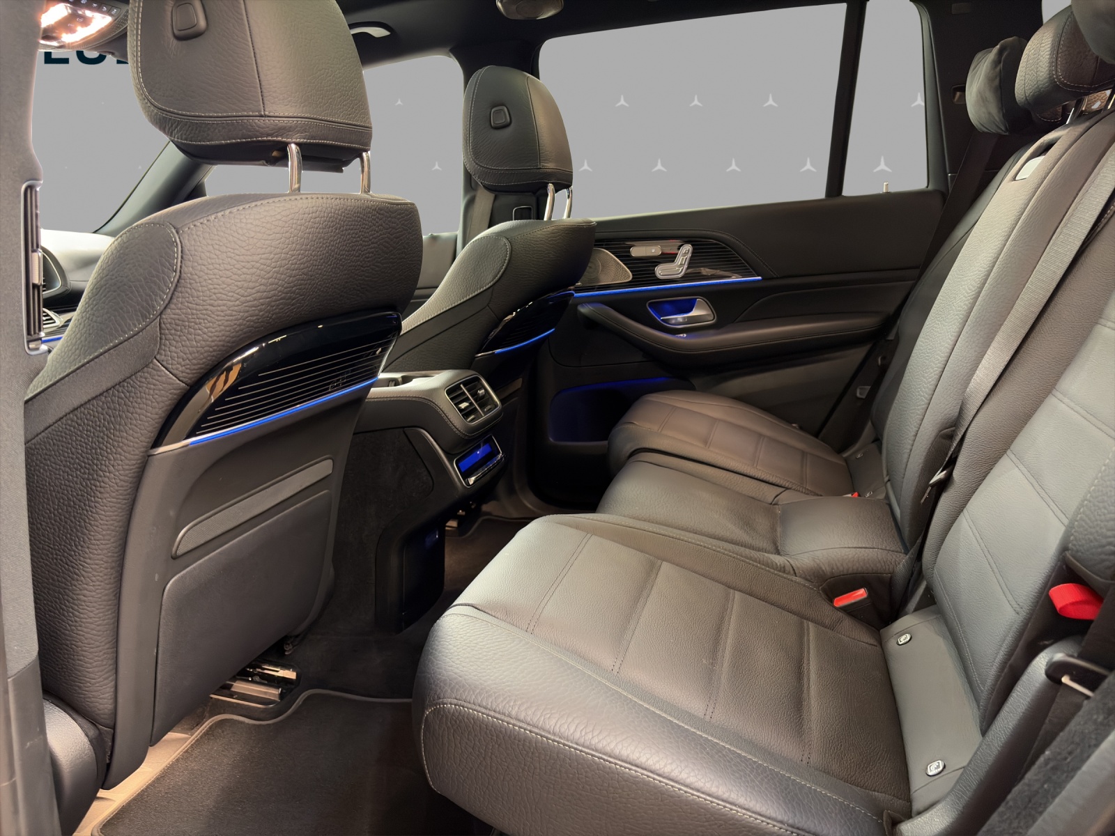 MERCEDES-BENZ GLS 450 d 4M - AMG / DISTRONIC / 360 Grad Kamera / Fondkomfort-Paket-image-13