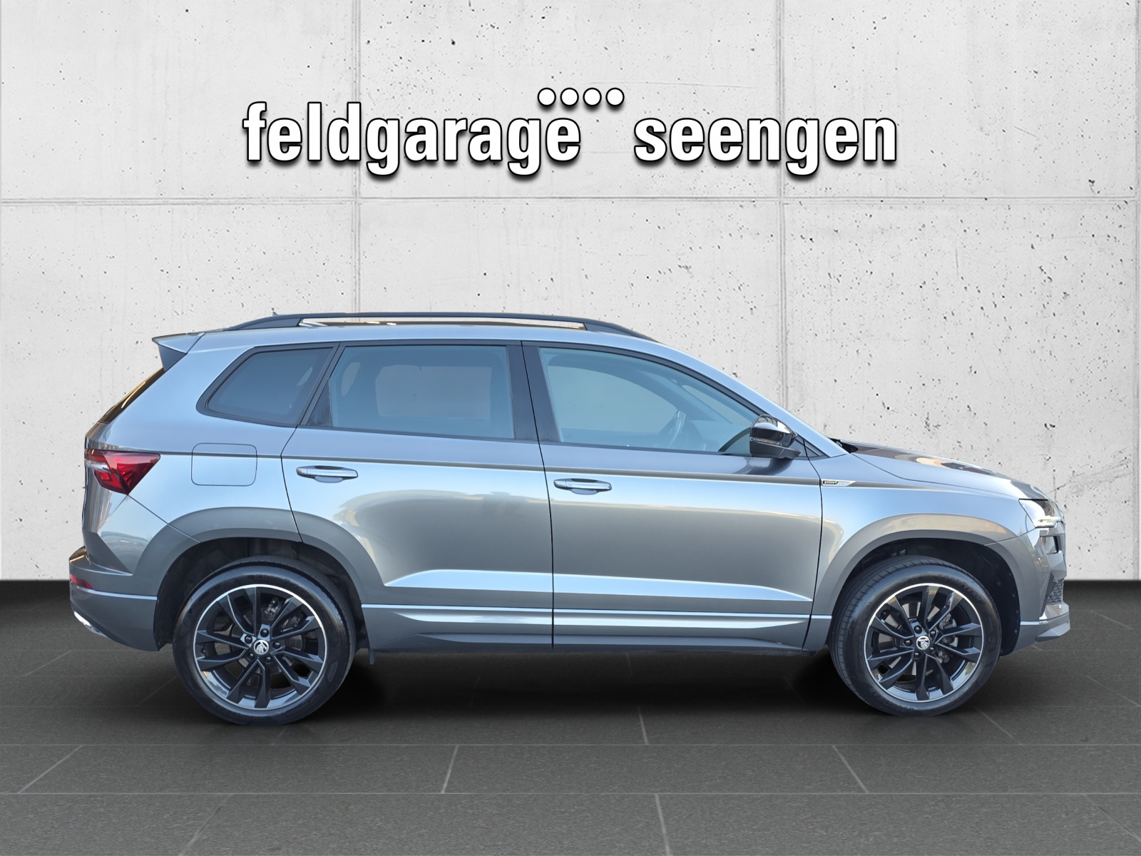 SKODA Karoq 1.5 TSI SportLine DSG mit fortl. Werksgarantie, AHK, Rückfahrkamera & Winterräder-image-3