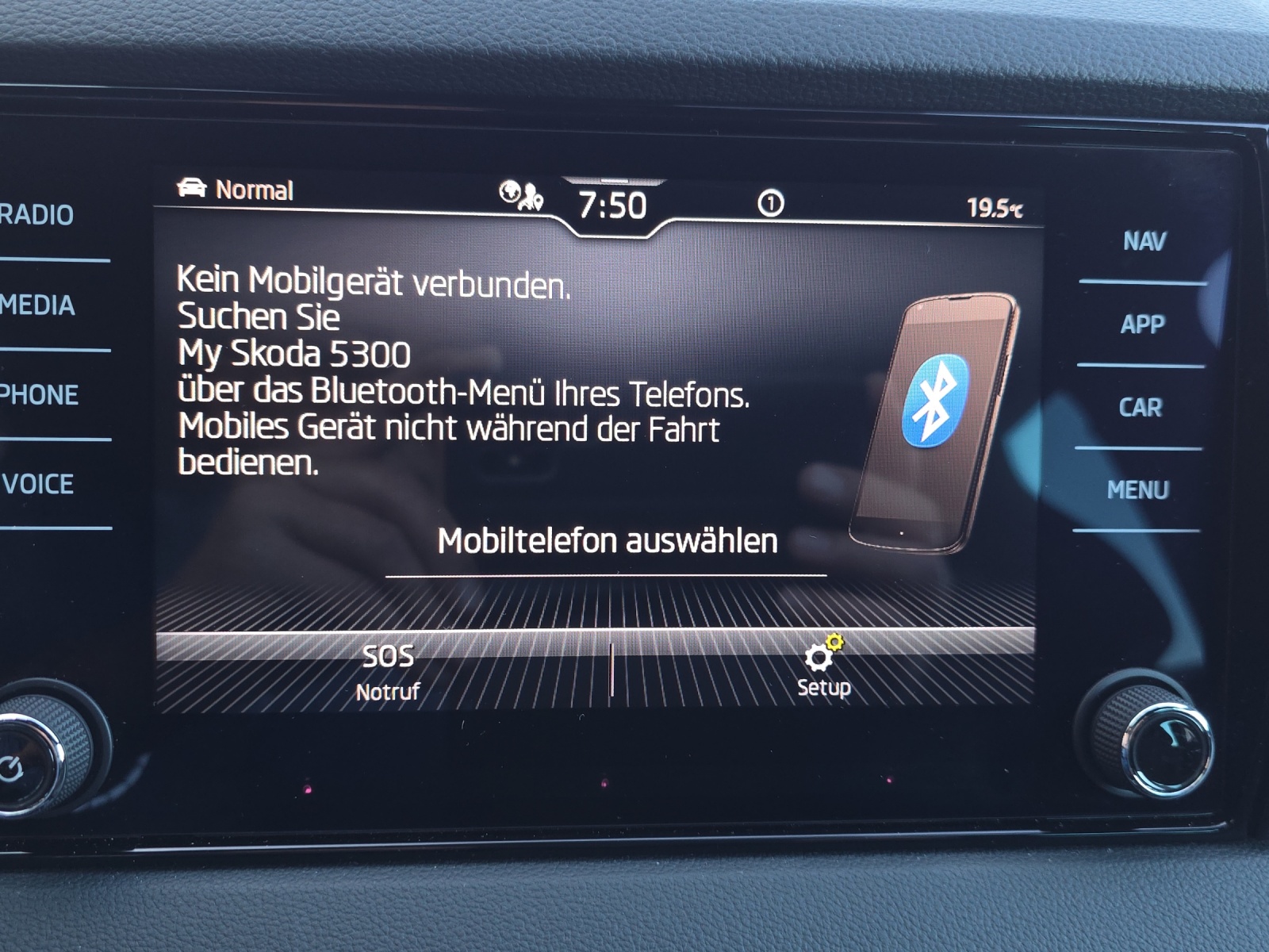 SKODA Karoq 1.5 TSI SportLine DSG mit fortl. Werksgarantie, AHK, Rückfahrkamera & Winterräder-image-29