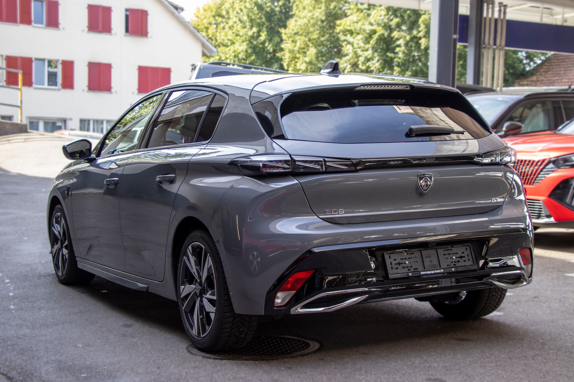 PEUGEOT 308 1.2 HEV 145 GT-image-1