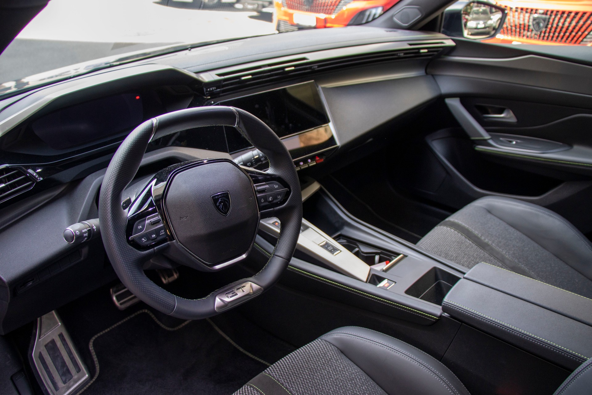 PEUGEOT 308 1.2 HEV 145 GT-image-5