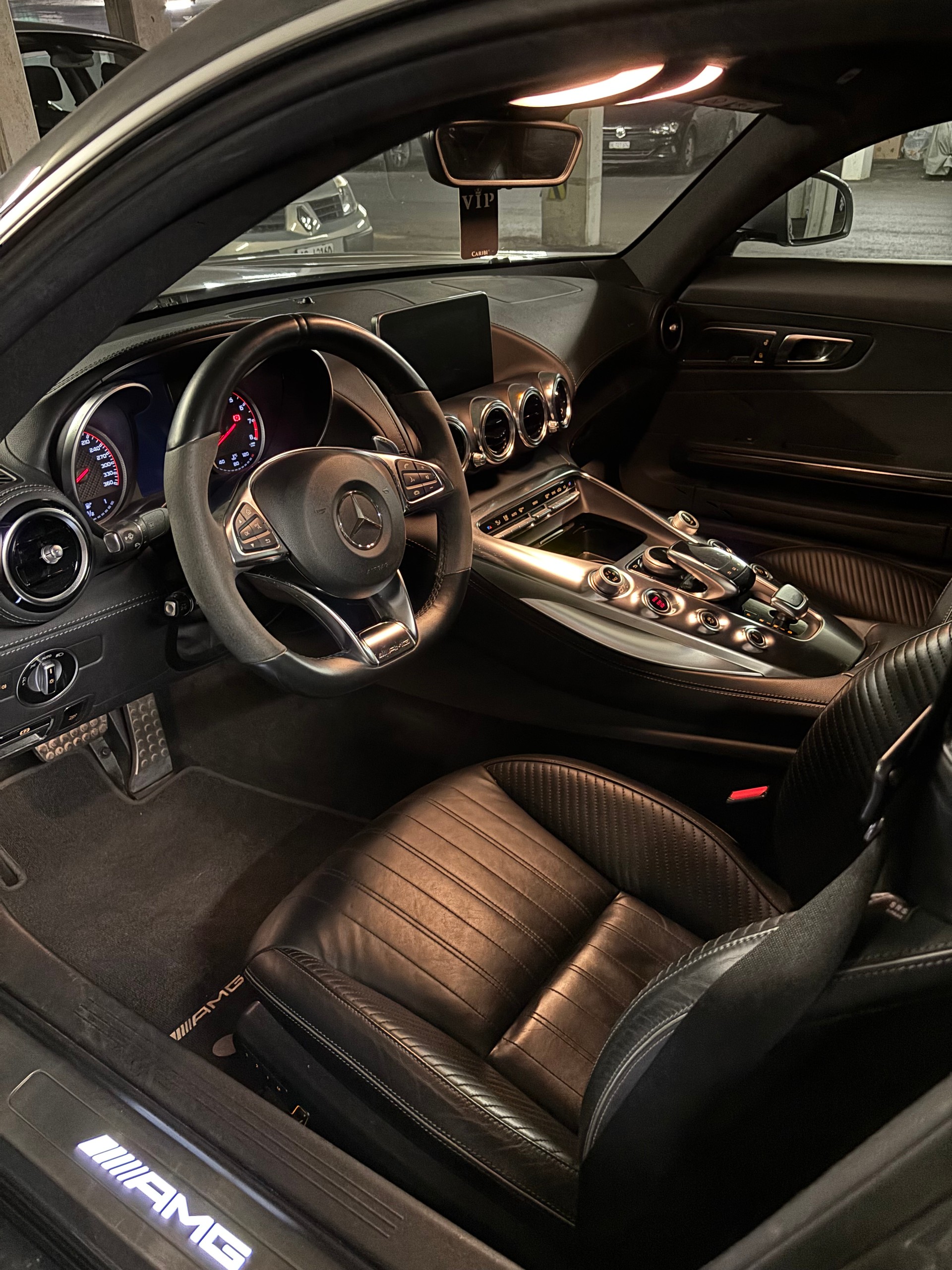 MERCEDES-BENZ AMG GT S-image-4