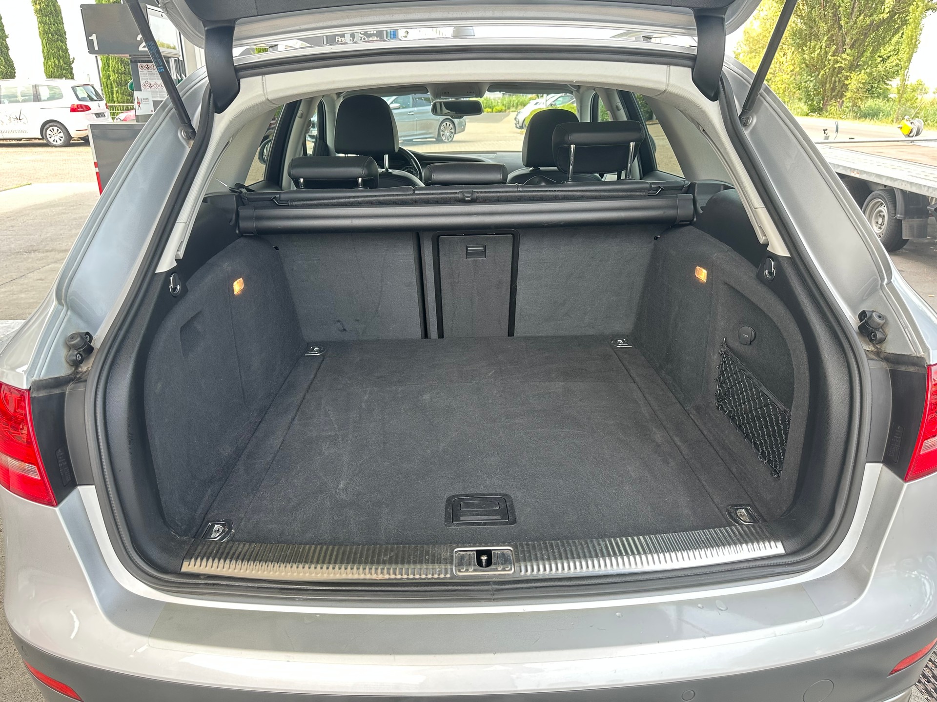 AUDI A4 allroad 3.0 TDI quattro S-tronic-image-22