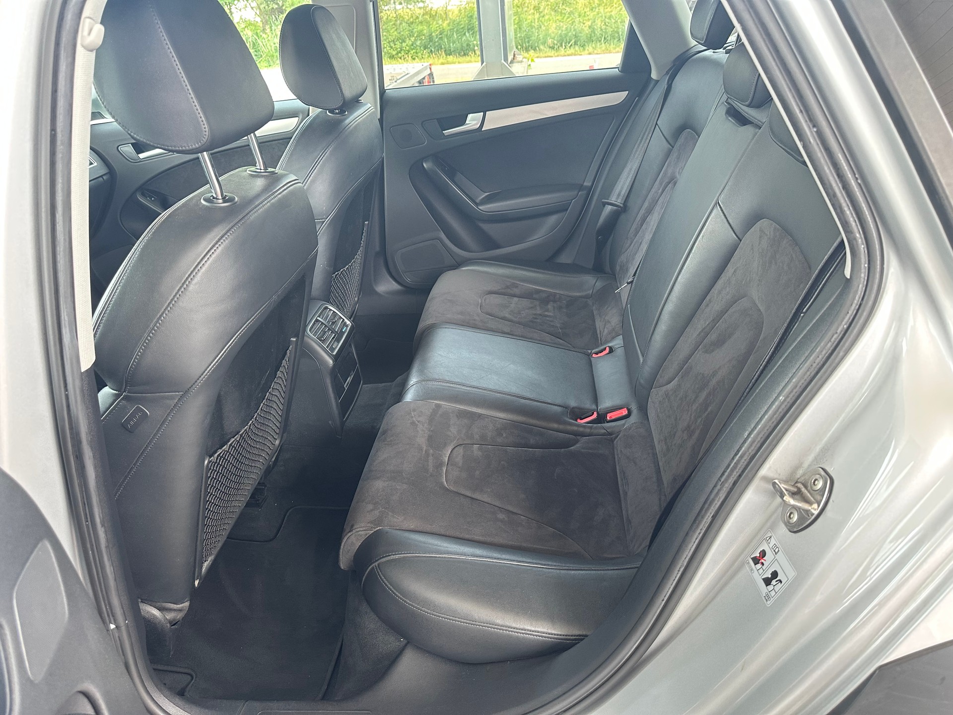 AUDI A4 allroad 3.0 TDI quattro S-tronic-image-23