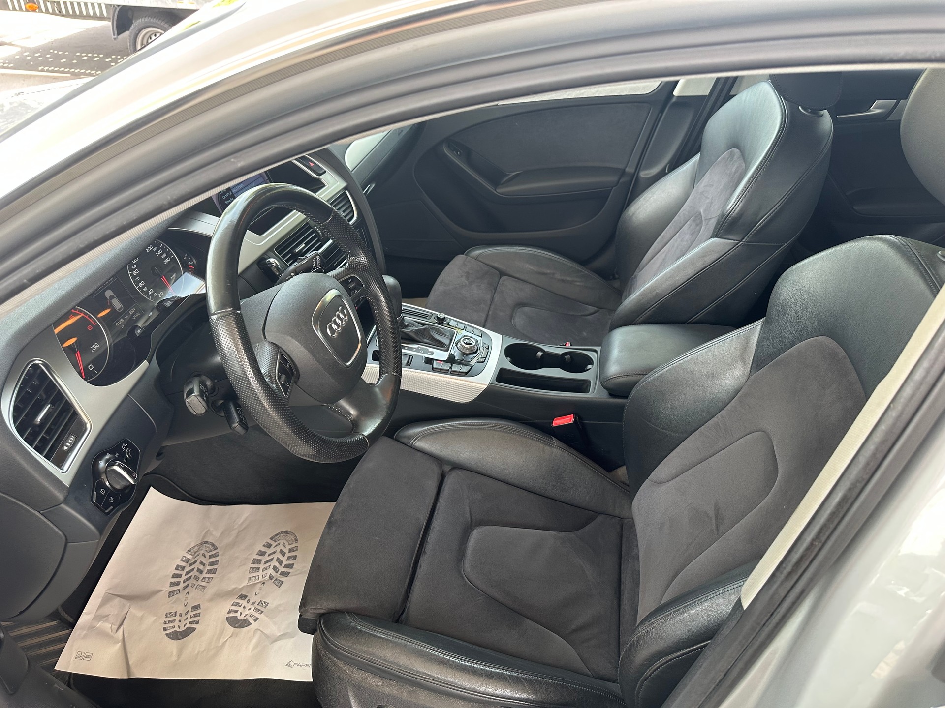 AUDI A4 allroad 3.0 TDI quattro S-tronic-image-15