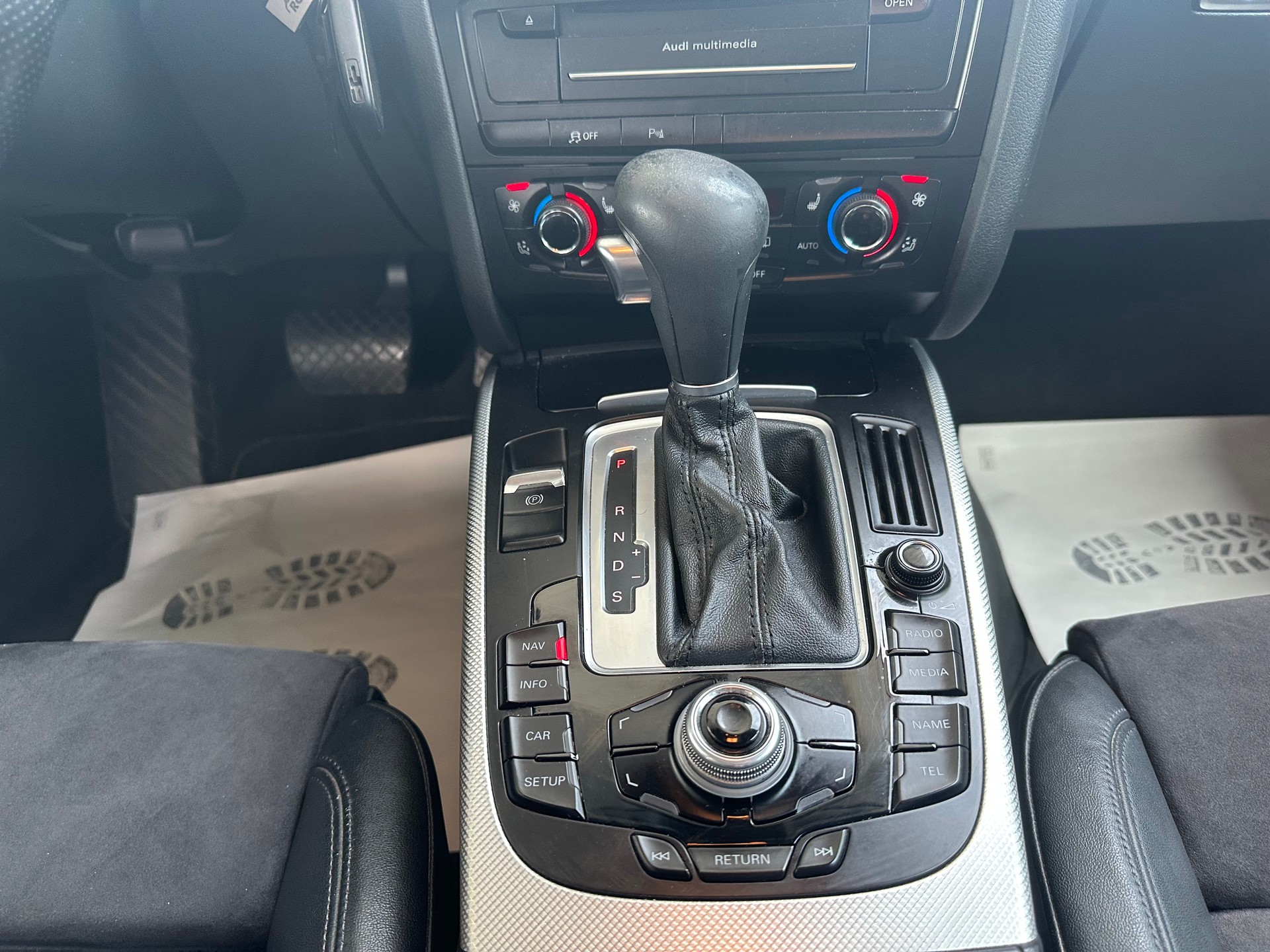 AUDI A4 allroad 3.0 TDI quattro S-tronic-image-13