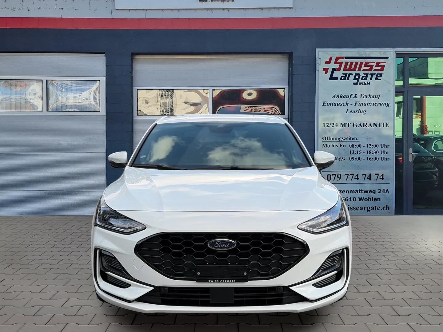 FORD Focus 1.0 MHEV ST-Line X Automat 155PS mit B&O Soundsystem-showroom-element-2