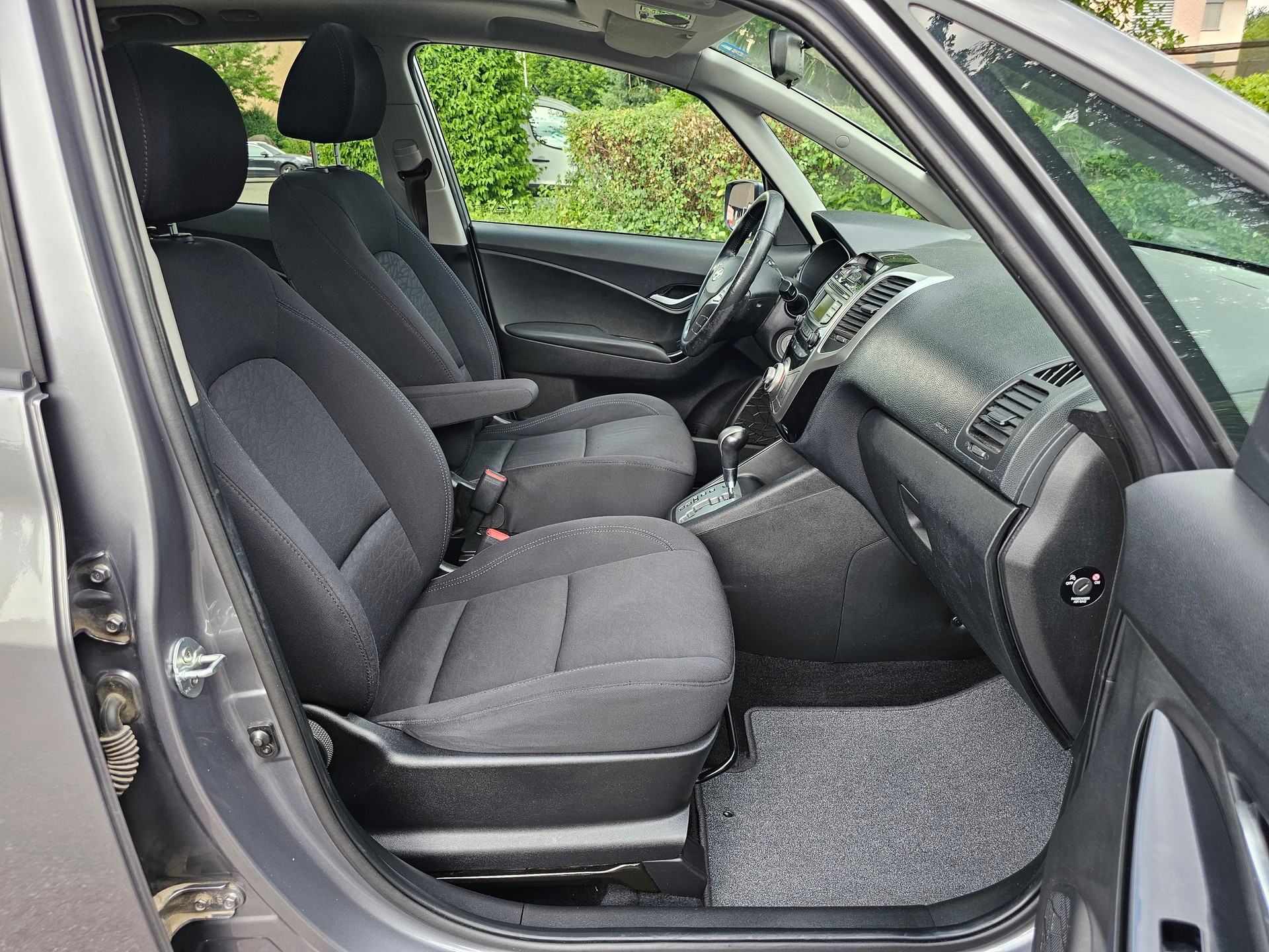 HYUNDAI iX20 1.6 Style Automatic-image-10