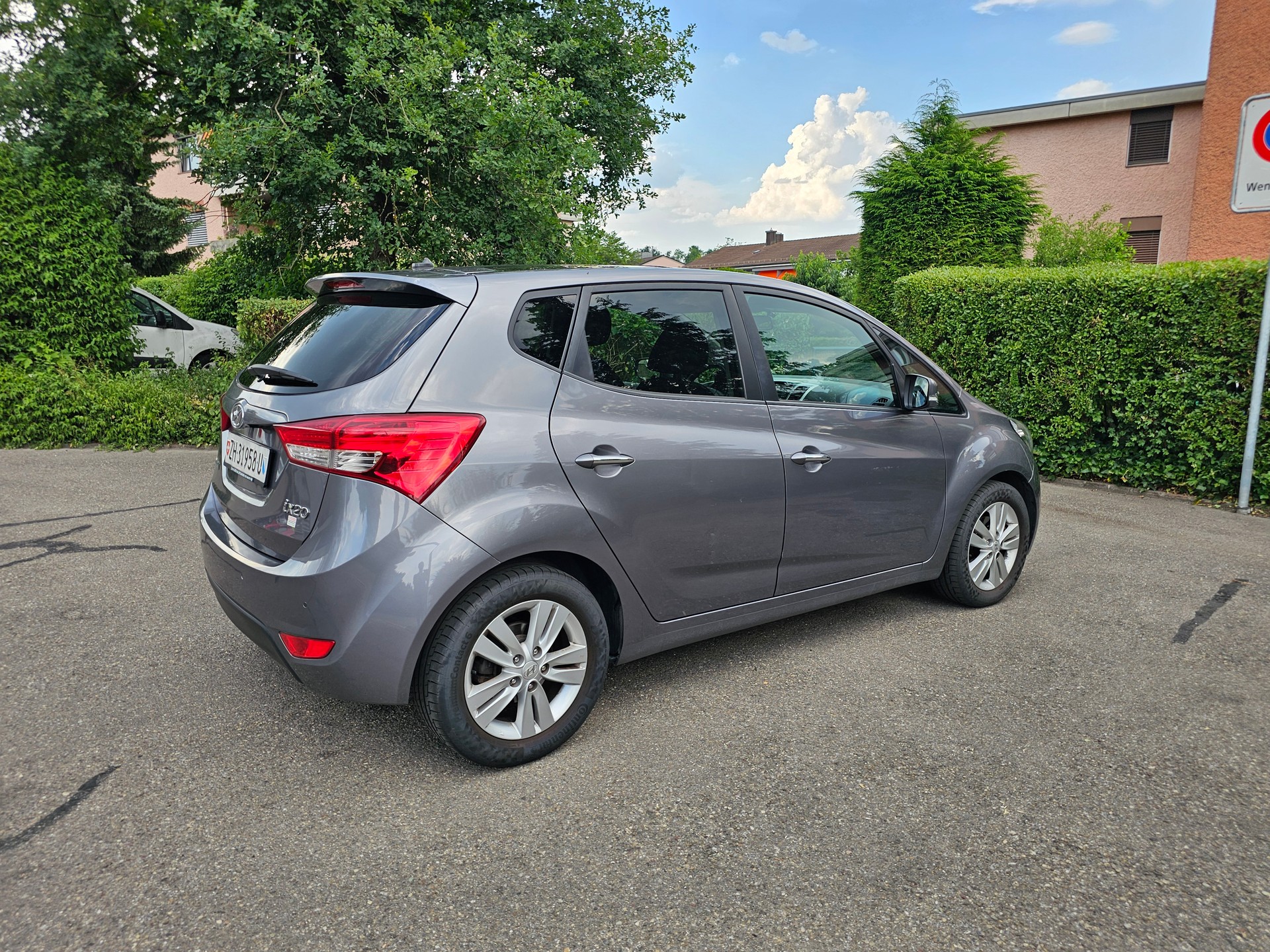 HYUNDAI iX20 1.6 Style Automatic-image-3