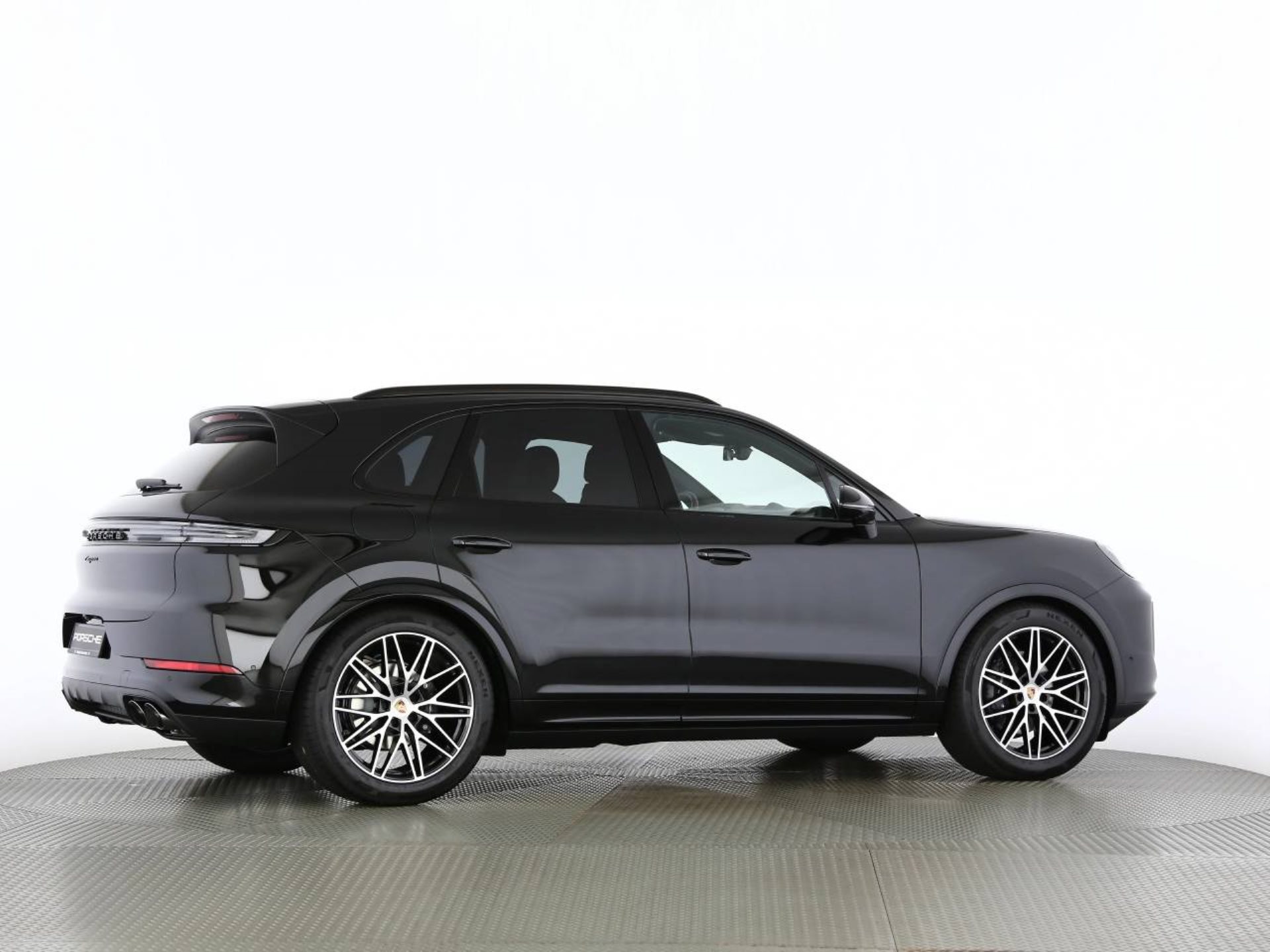 PORSCHE Cayenne Black Edition-image-22