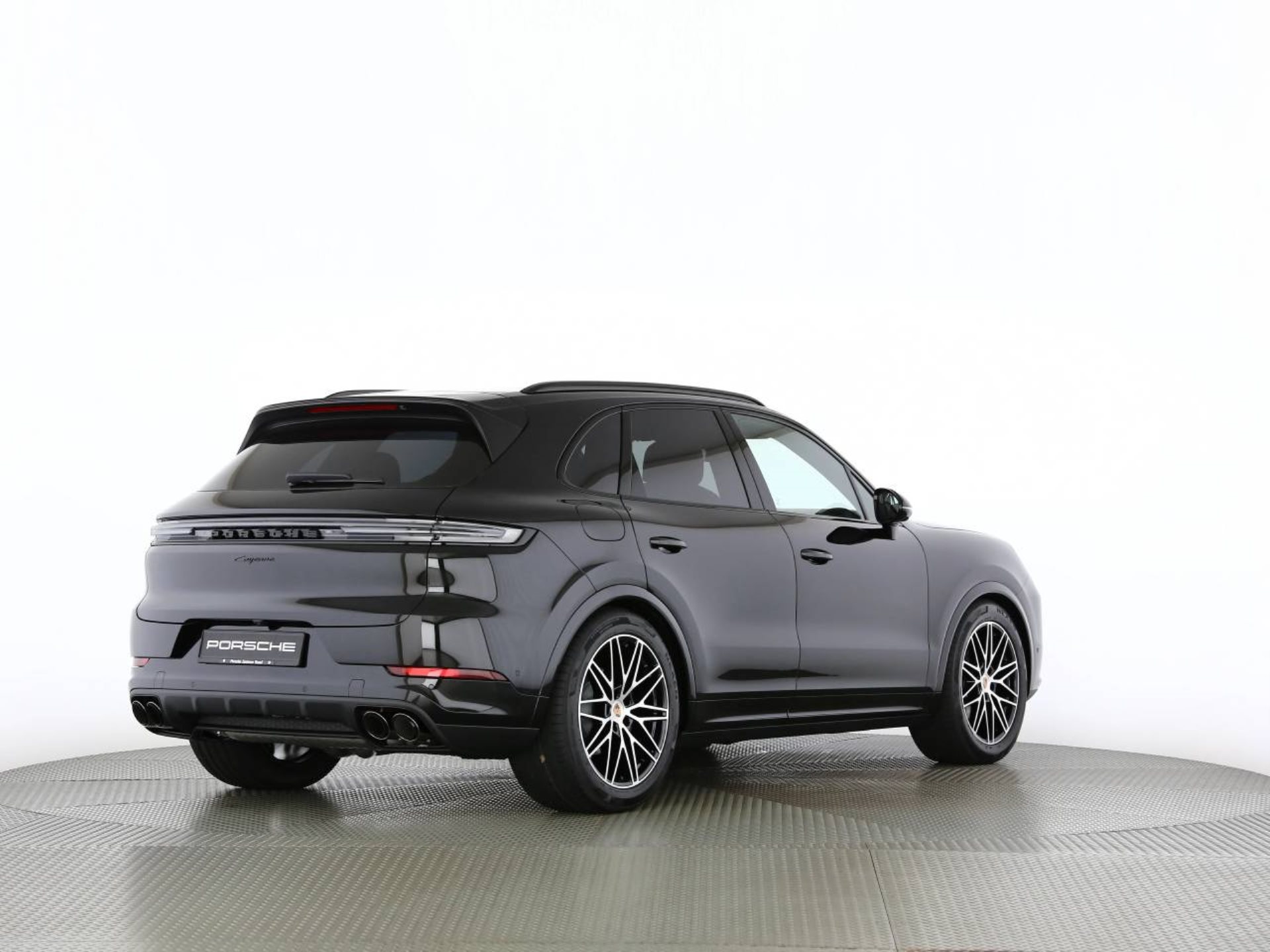PORSCHE Cayenne Black Edition-image-20