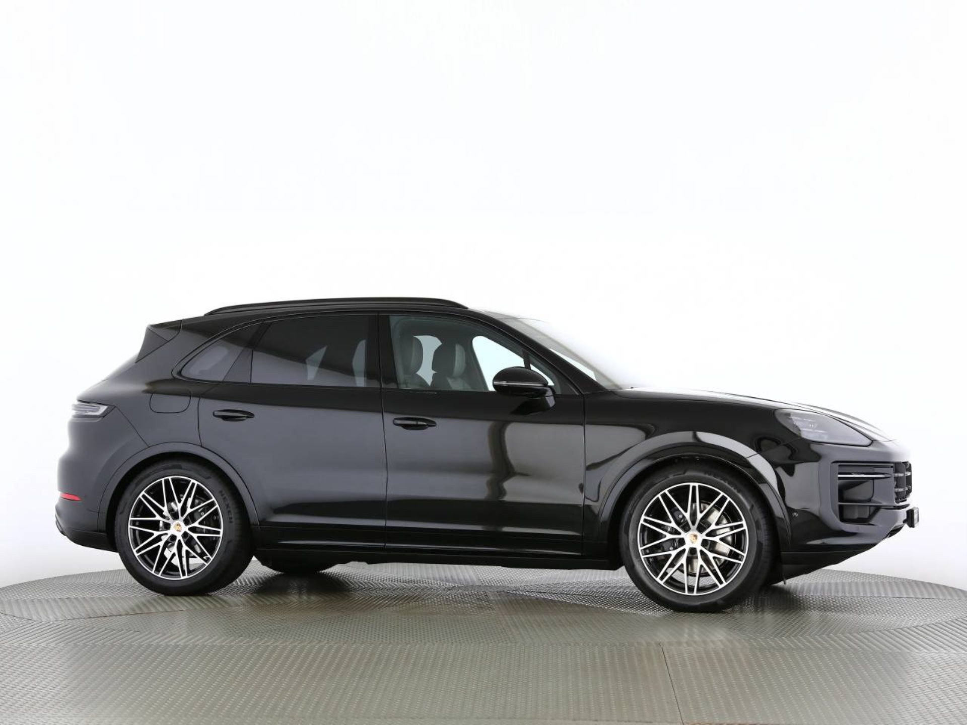PORSCHE Cayenne Black Edition-image-25