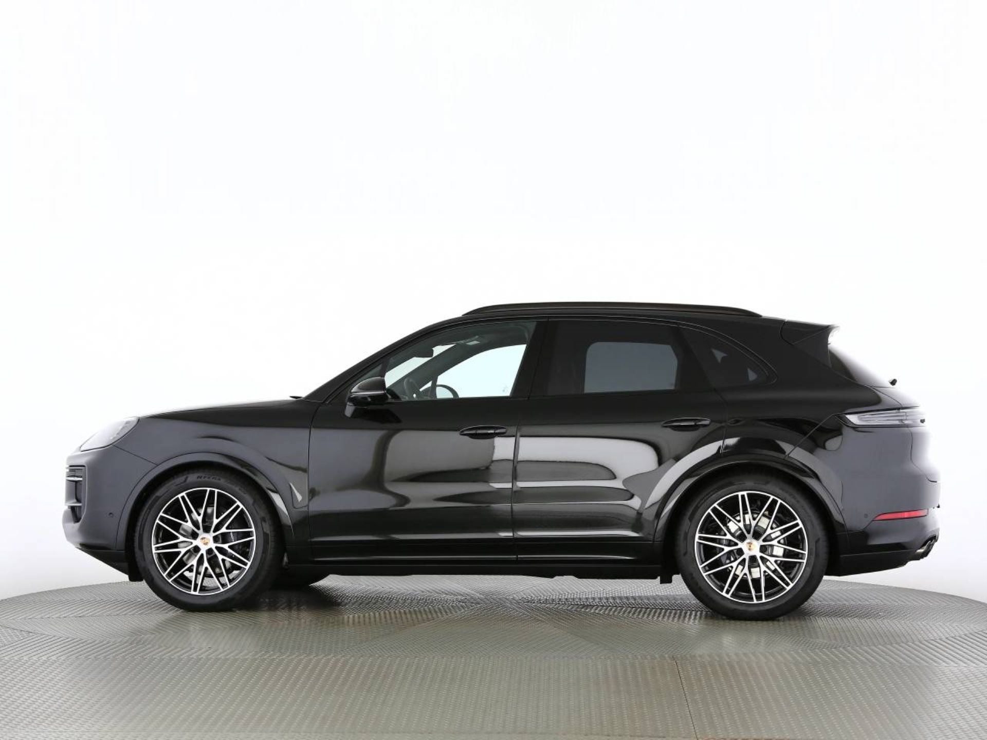 PORSCHE Cayenne Black Edition-image-13