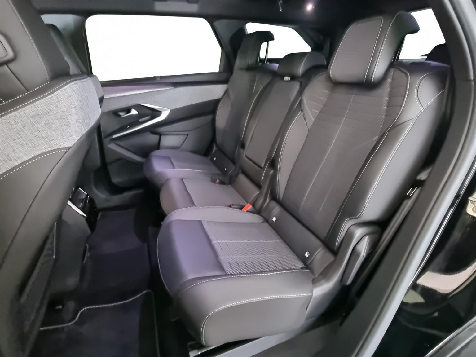 PEUGEOT 5008 145 Hybrid GT 7-Plätzer-image-6